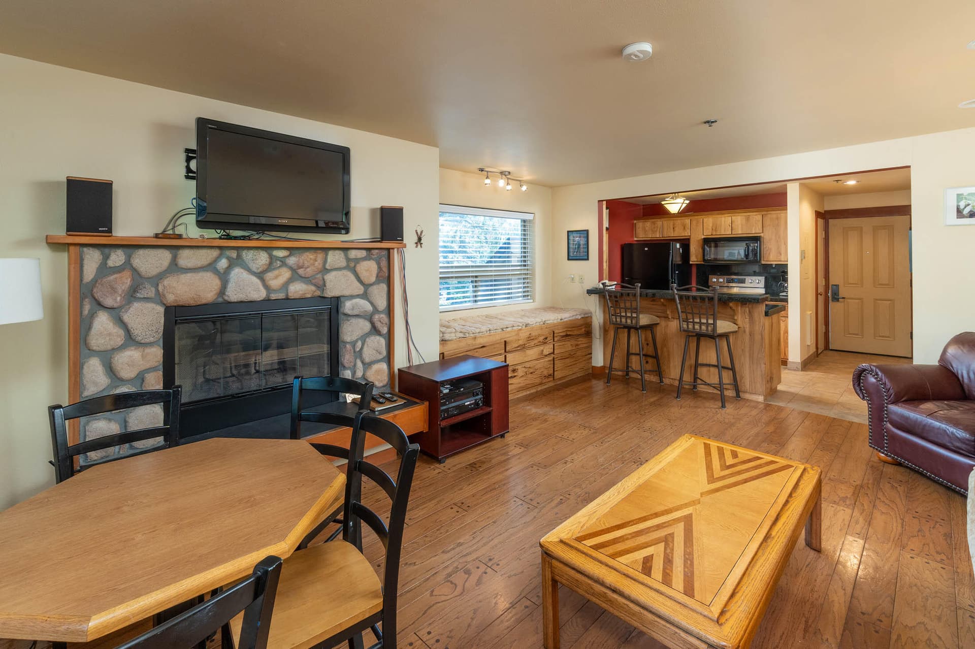 18575 Century Dr - B 20 - #18_0019. Photo 3 of 32, 18575 SW Century Drive Unit 2018, Bend, OR 97702