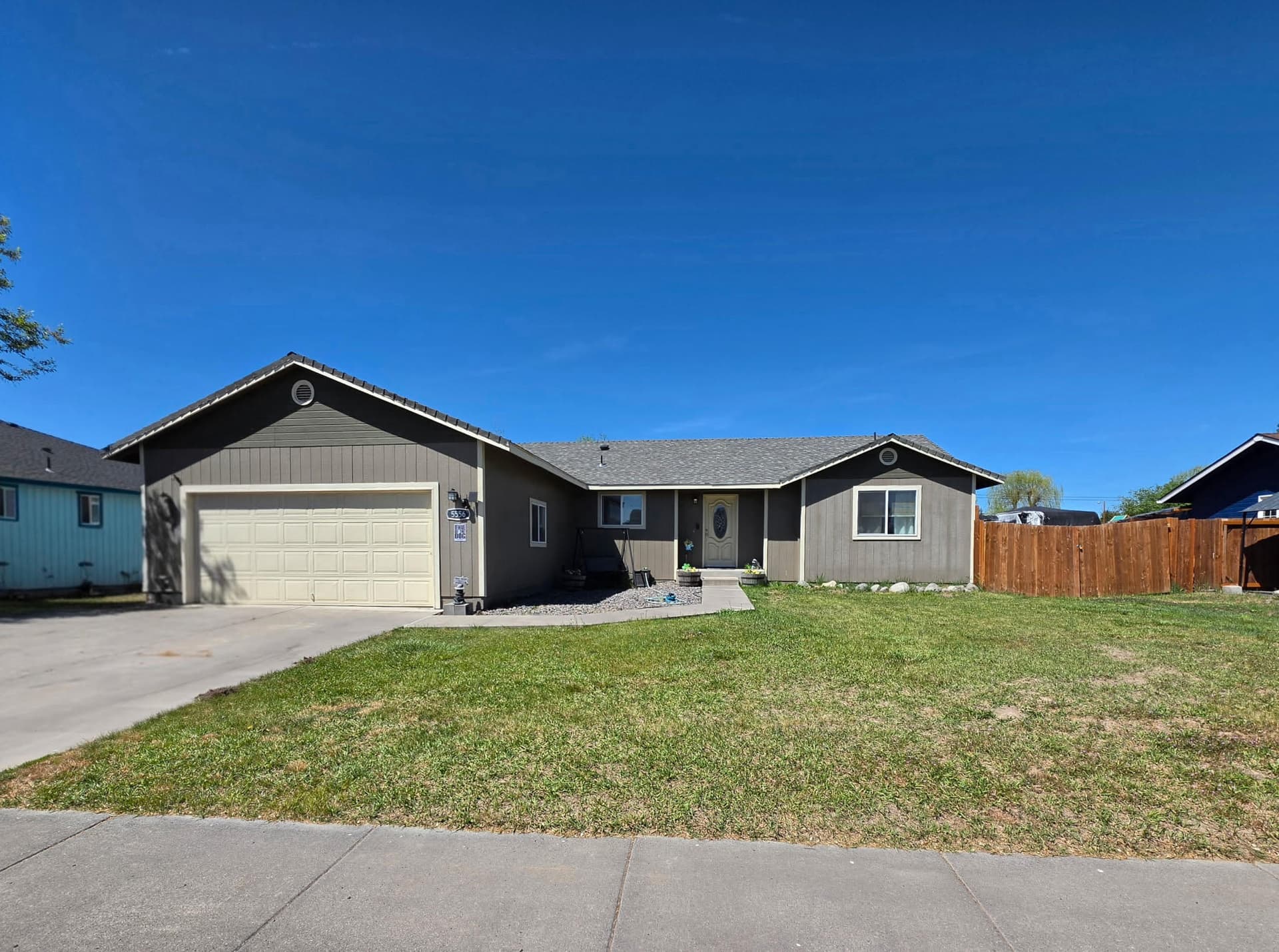 Front of property. Photo 1 of 29, 5556 State Street, Klamath Falls, OR 97603