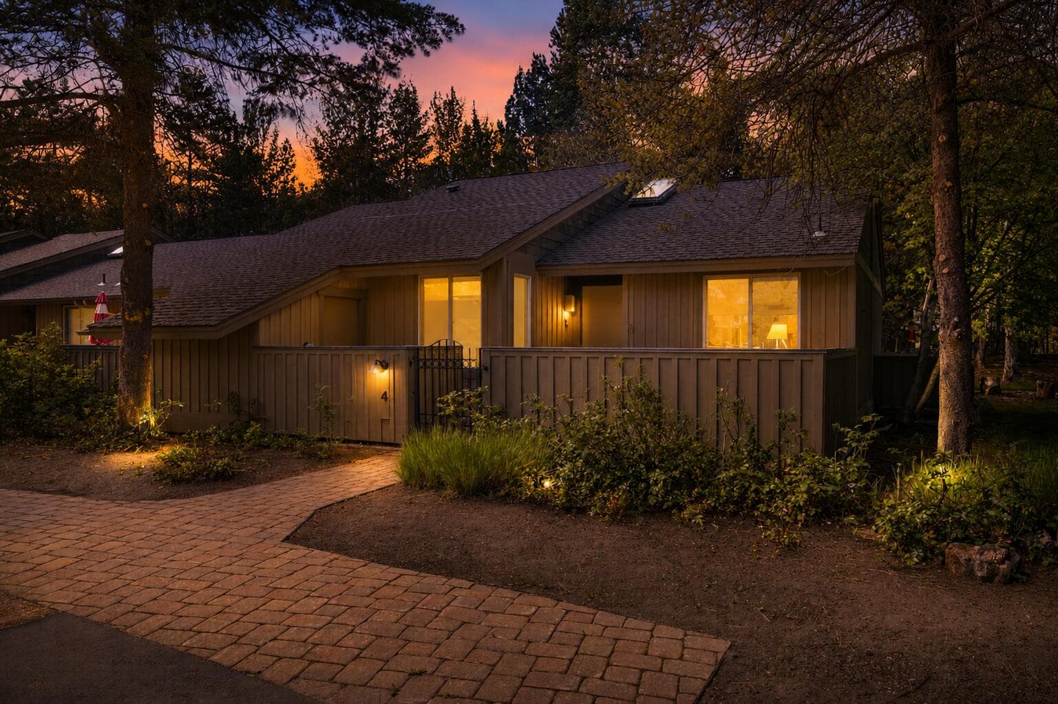 eeba4c49-3b46-4252-b8dd-26080f85da91. Photo 2 of 49, 57335 Lake Aspen Lane Unit 4, Sunriver, OR 97707