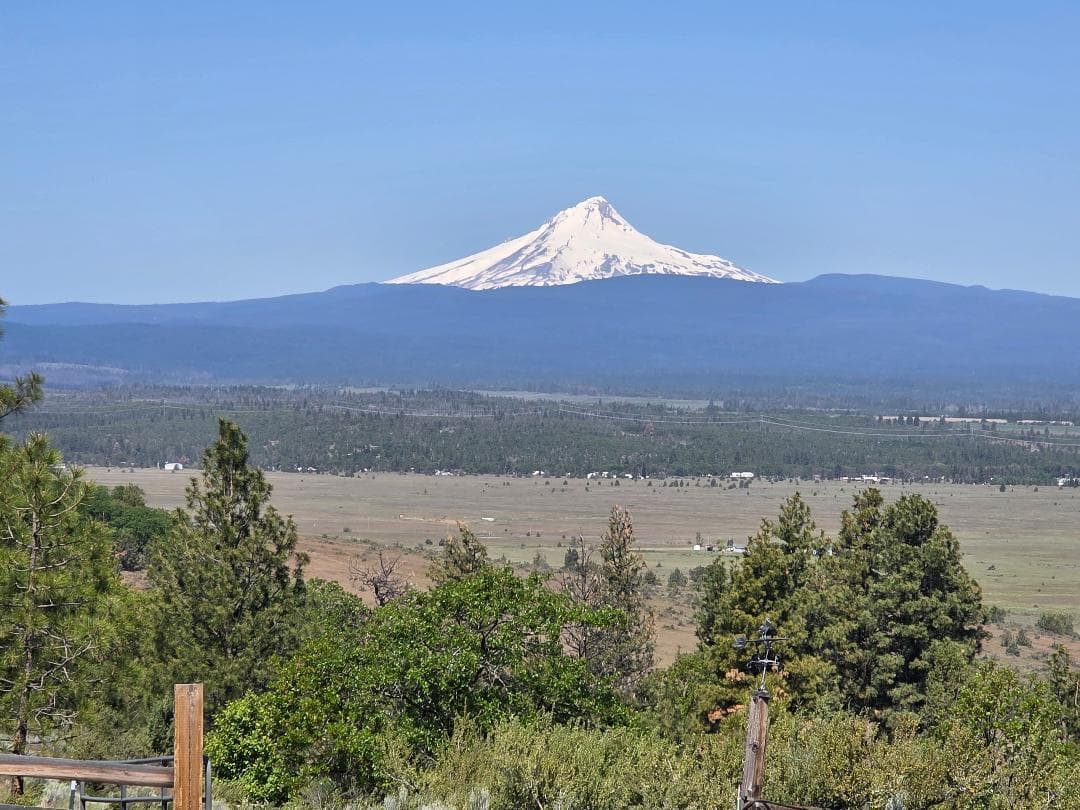 S Hood 1. Photo 2 of 52, 78902 Walters Road, Maupin, OR 97037