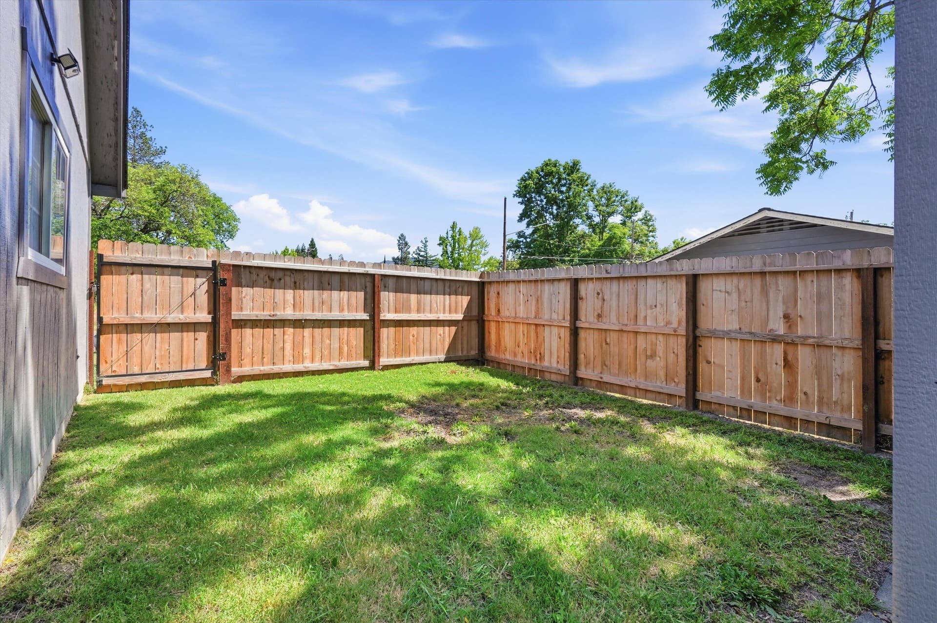 29-201 SW Dimmick St-29. Photo 4 of 30, 201 SW Dimmick Street, Grants Pass, OR 97526
