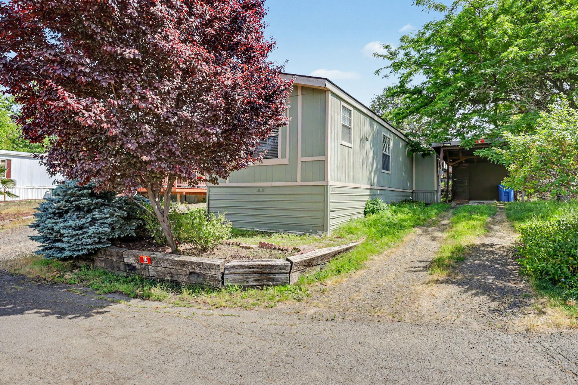 Front. Photo 1 of 19, 421 Stevens Road Unit UNIT 34, Eagle Point, OR 97524