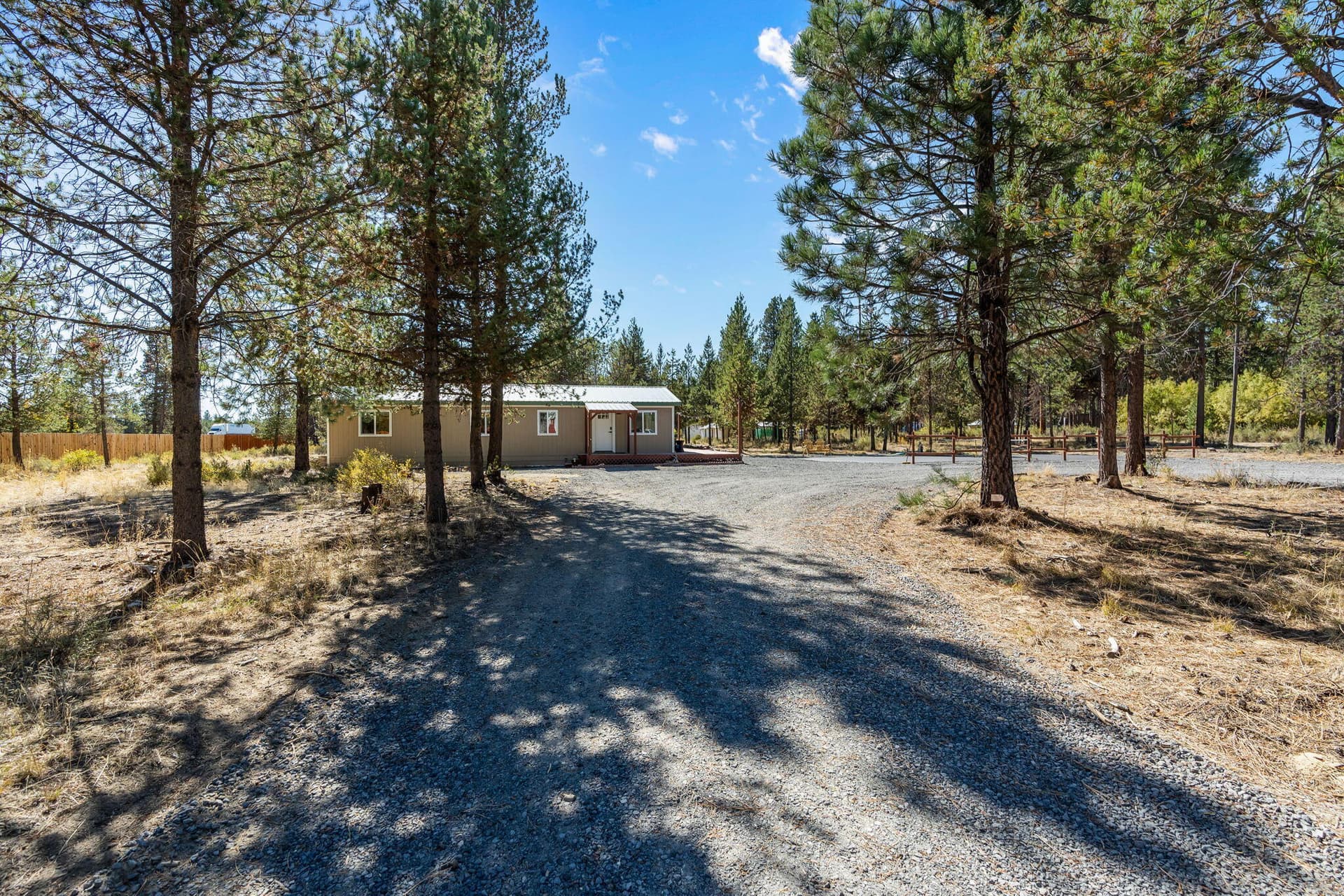 2024_09_26_102_hackett_drive_la_pine-2. Photo 3 of 25, 102 Hackett Drive, La Pine, OR 97739