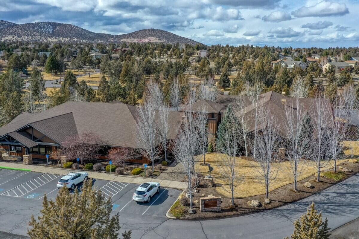attachment (6). Photo 2 of 13, 7555 Falcon Crest Drive Unit 203, Redmond, OR 97756