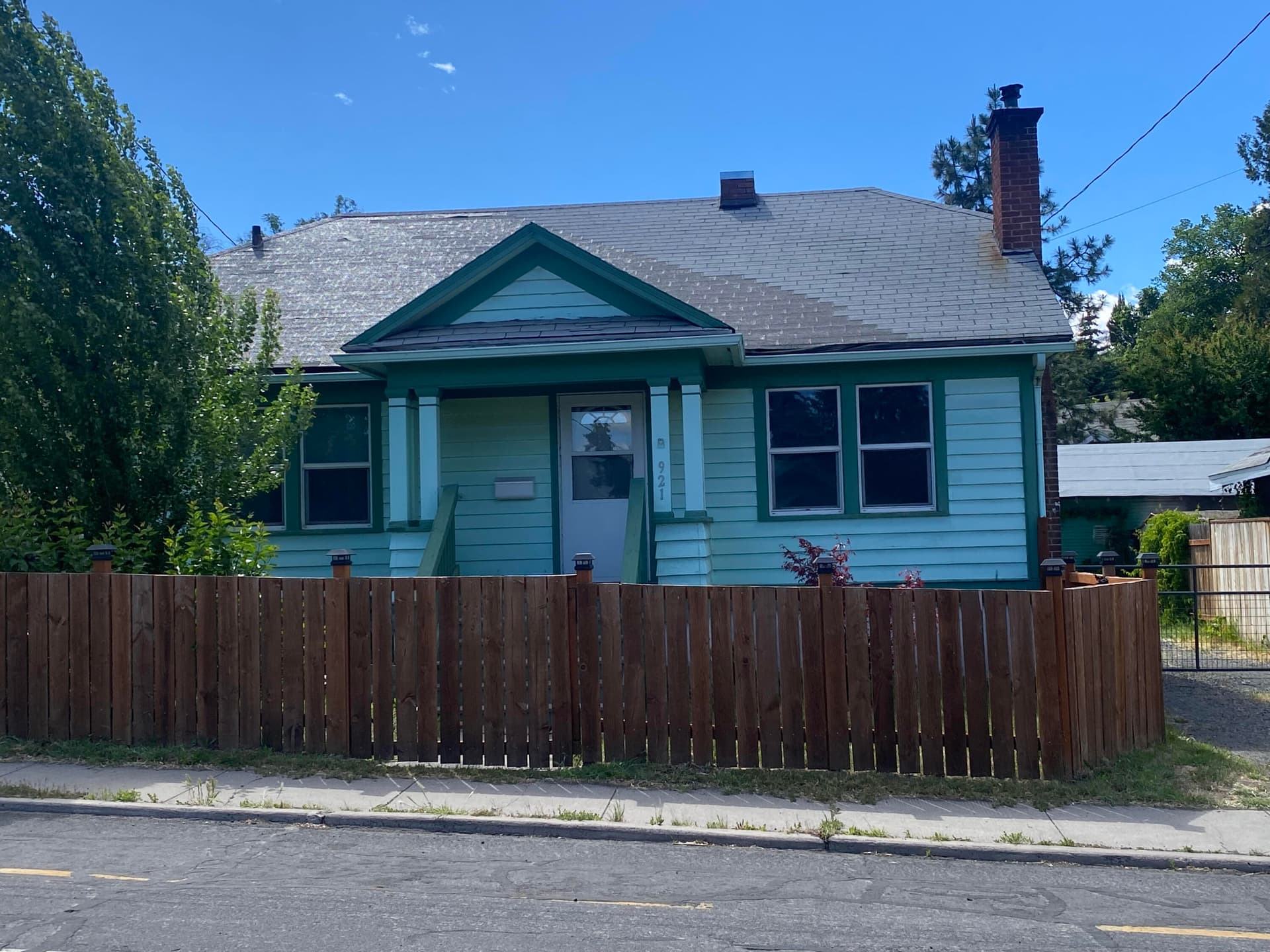 Front of property. Photo 4 of 37, 921 Prospect Street, Klamath Falls, OR 97601