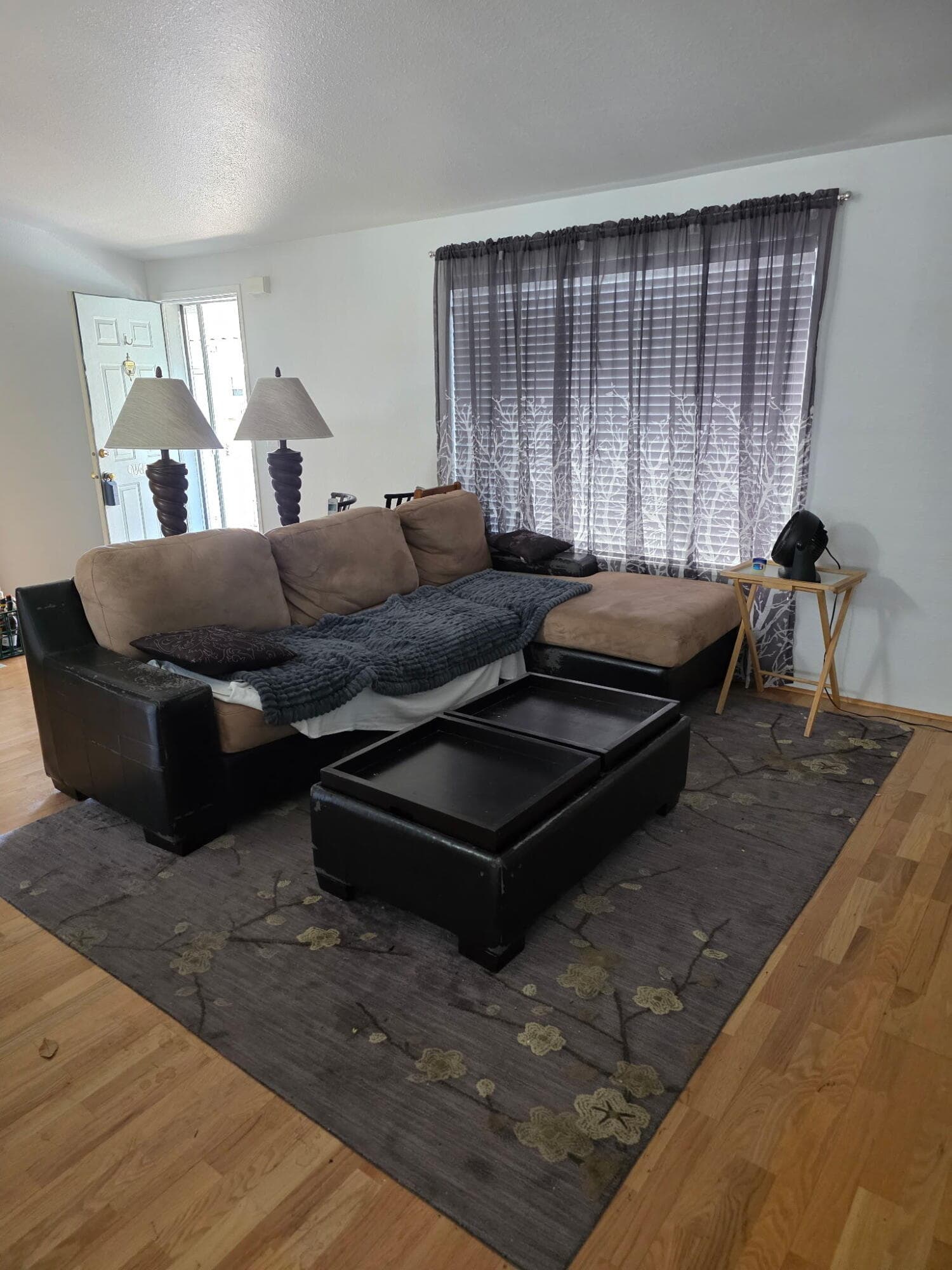 living room. Photo 3 of 7, 2364 Bradley Court, Grants Pass, OR 97527