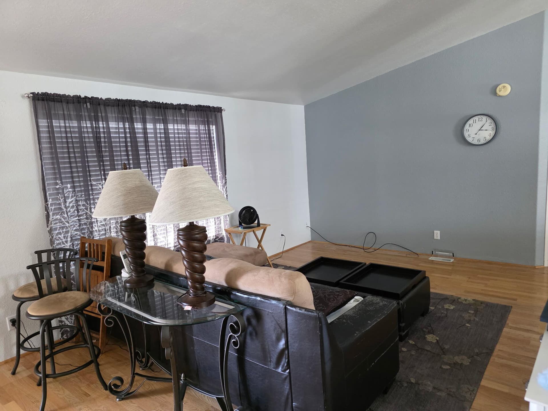 Liv room. Photo 4 of 7, 2364 Bradley Court, Grants Pass, OR 97527