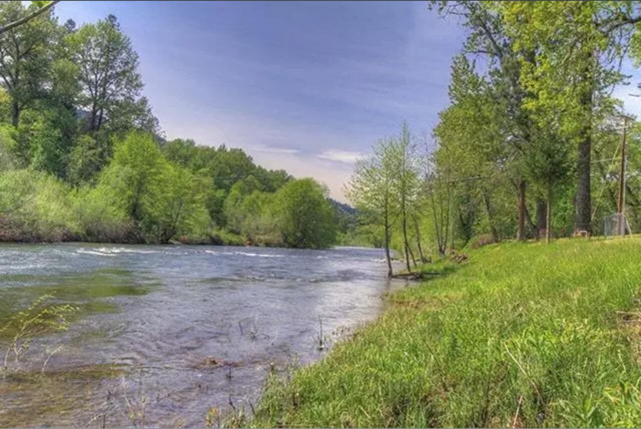 River2. Photo 3 of 52, 1562 Sleepy Hollow Loop, Grants Pass, OR 97527