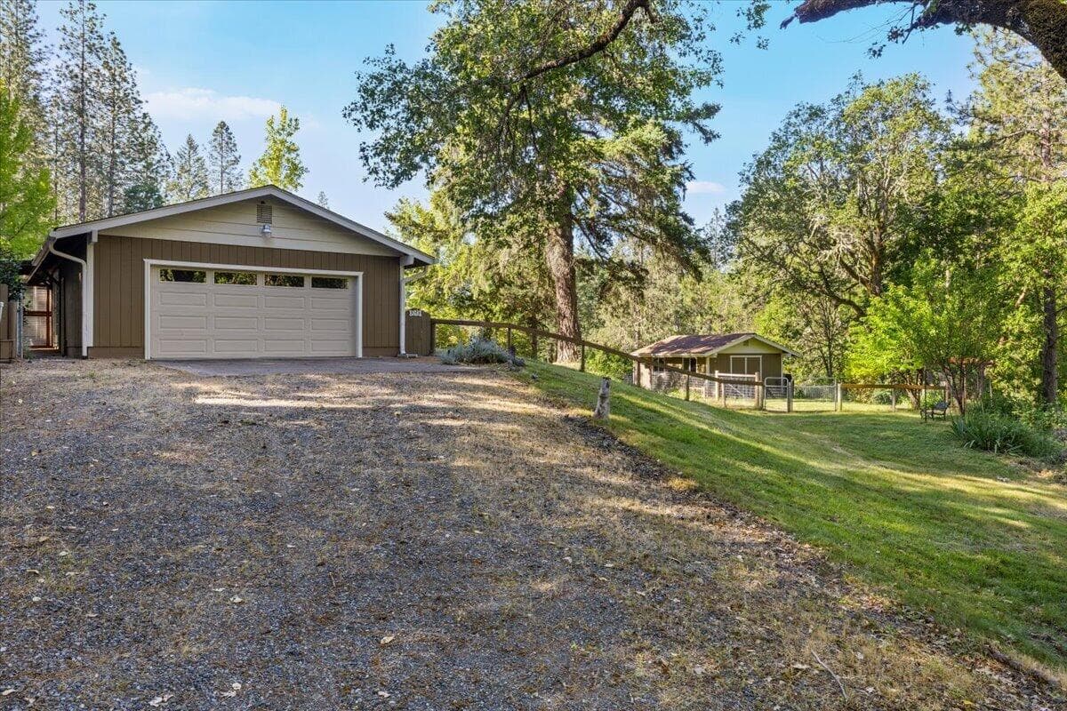 06-CI_9298. Photo 5 of 35, 9158 Lower River Road, Grants Pass, OR 97526