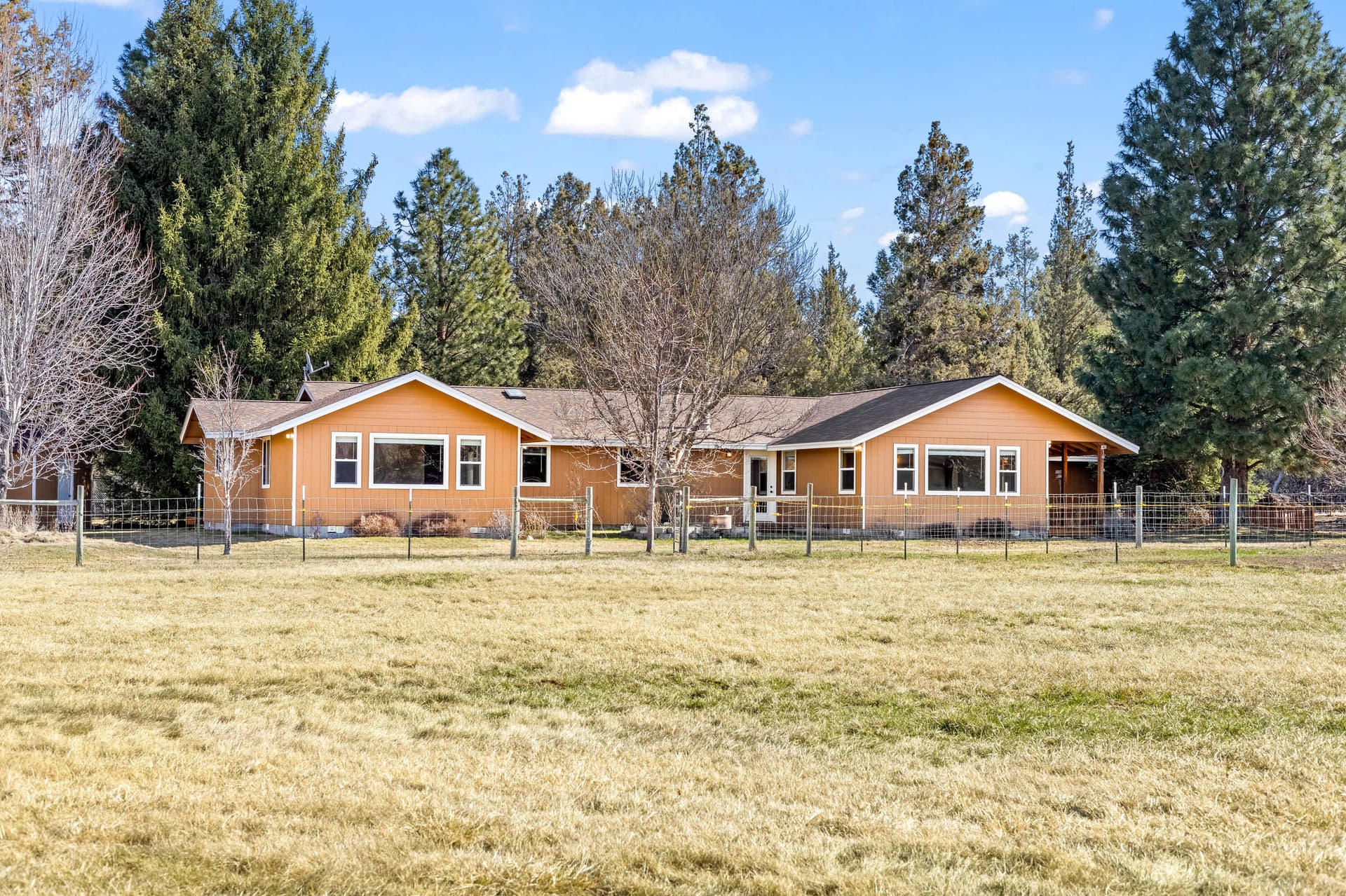 Front. Photo 1 of 50, 19800 Connarn Road, Bend, OR 97703
