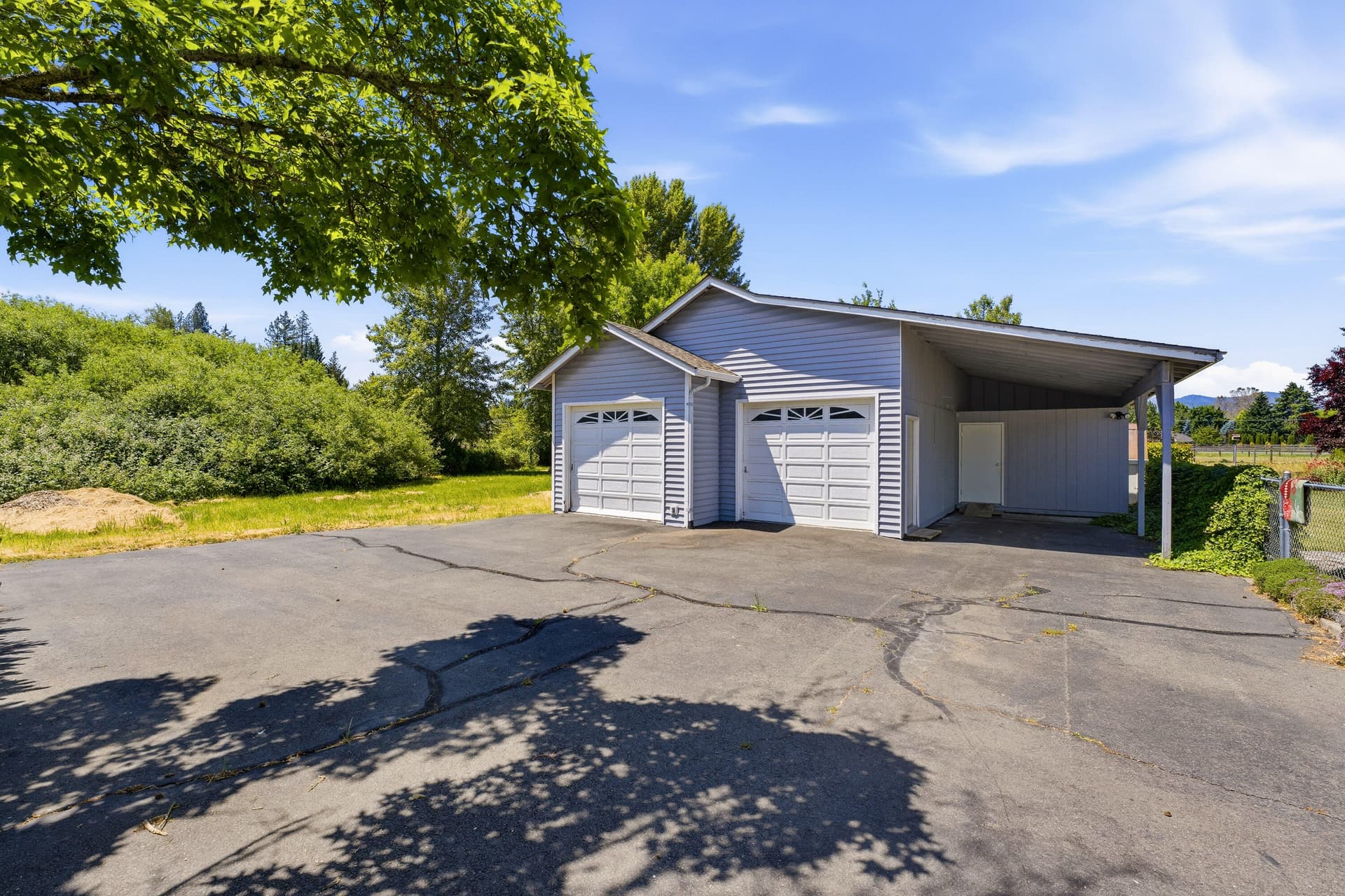 Grants Pass Country Setting. Photo 5 of 41, 992 Auby Way, Grants Pass, OR 97527