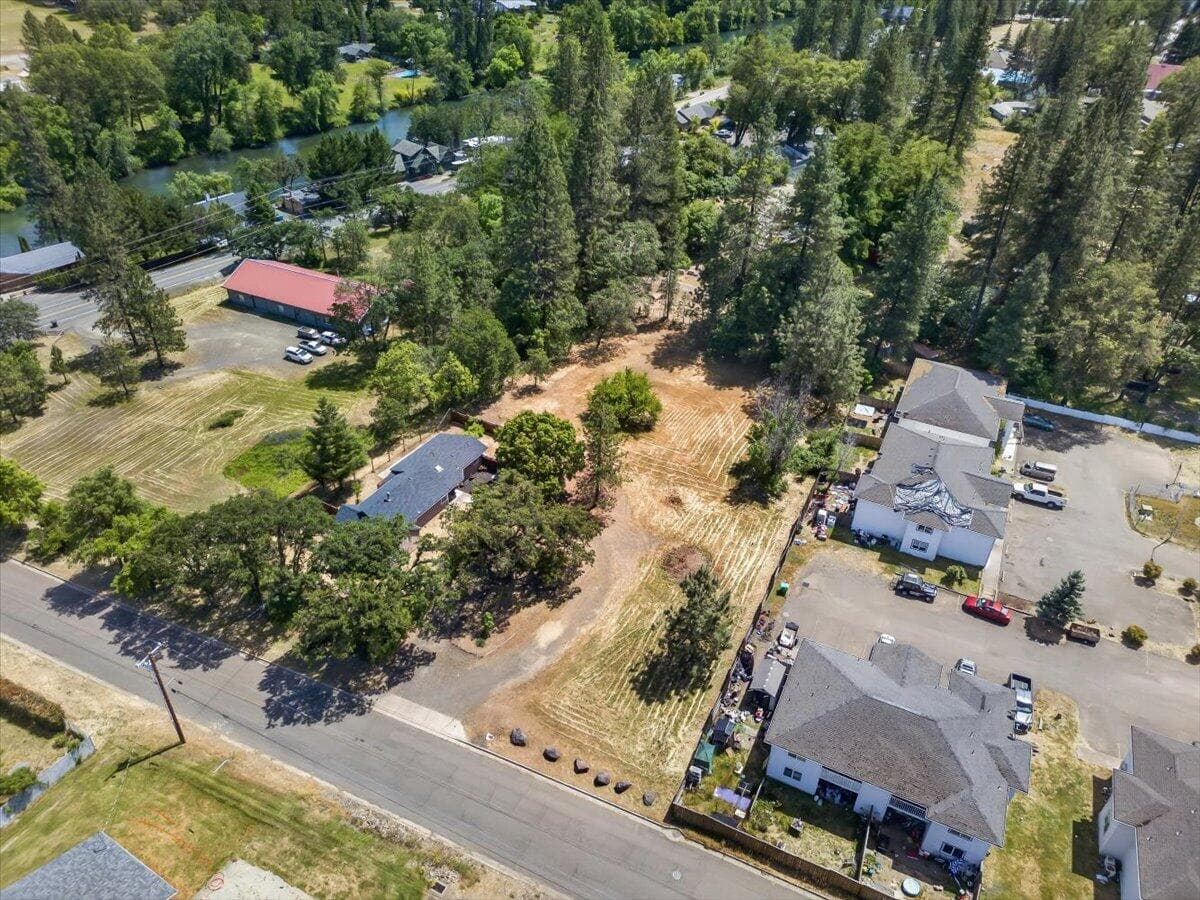 02-2. Photo 4 of 33, 125 Hudspeth Lane, Shady Cove, OR 97539