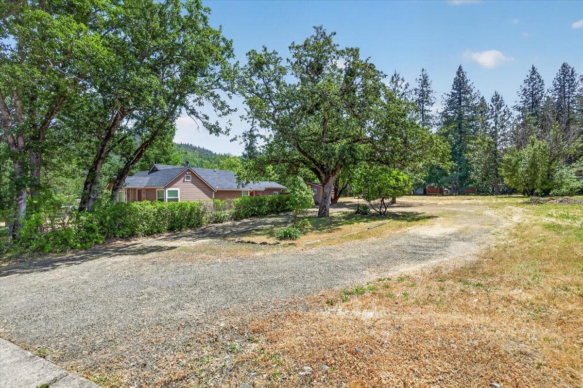 03-3. Photo 1 of 33, 125 Hudspeth Lane, Shady Cove, OR 97539