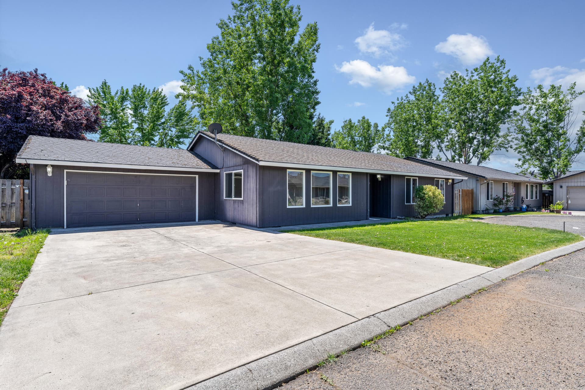 EXT (1 of 6). Photo 1 of 28, 3452 Lazy Lane, White City, OR 97503
