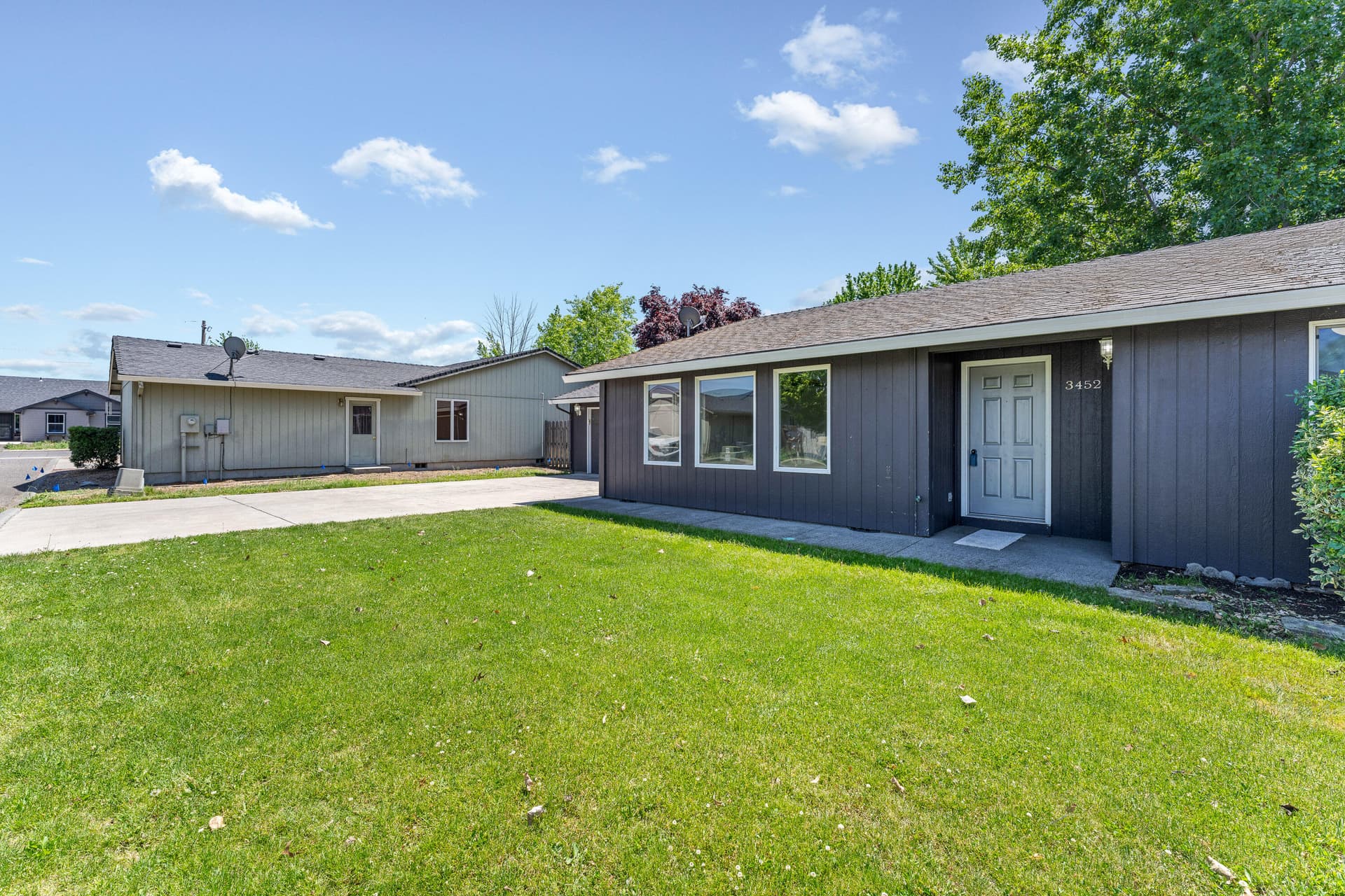 EXT (4 of 6). Photo 4 of 28, 3452 Lazy Lane, White City, OR 97503