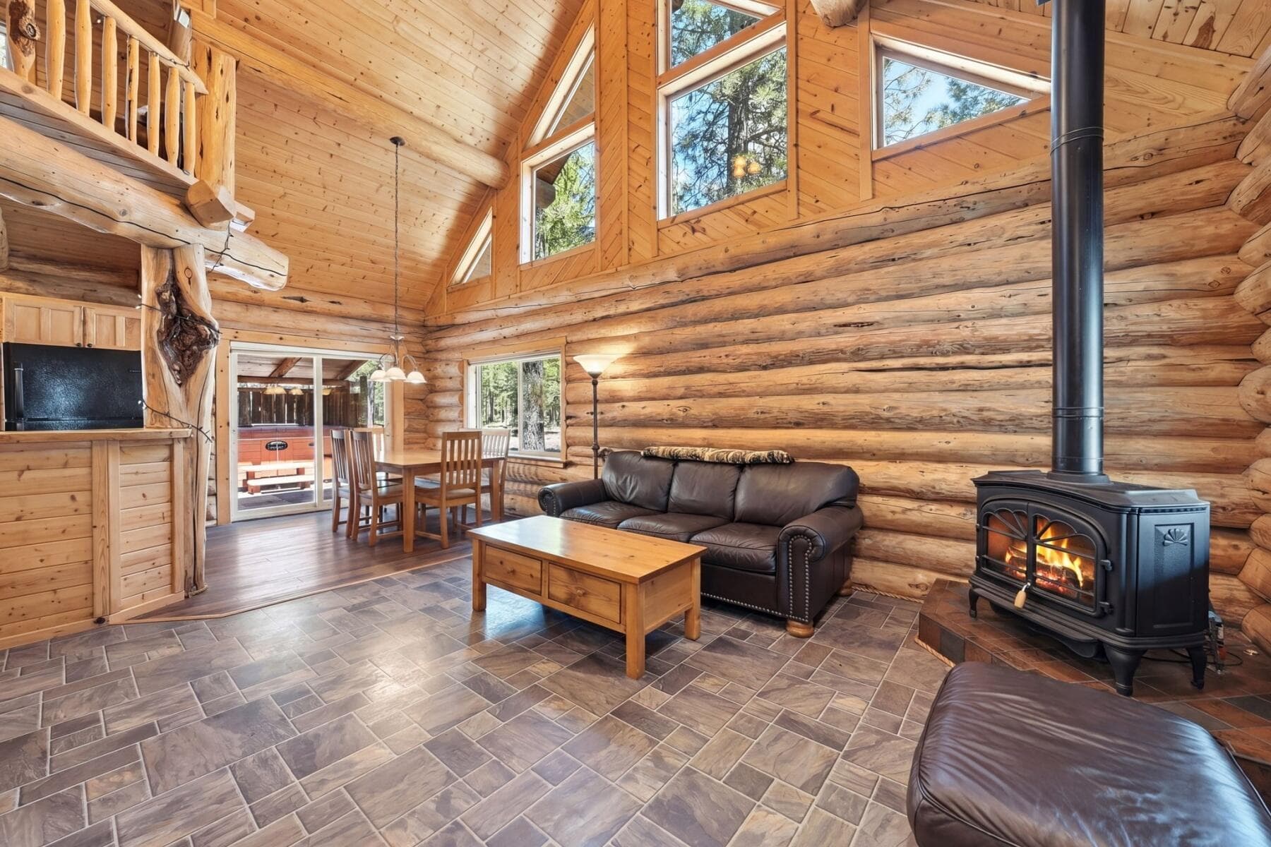 Great Room. Photo 4 of 34, 14177 Whitewater Loop, La Pine, OR 97739