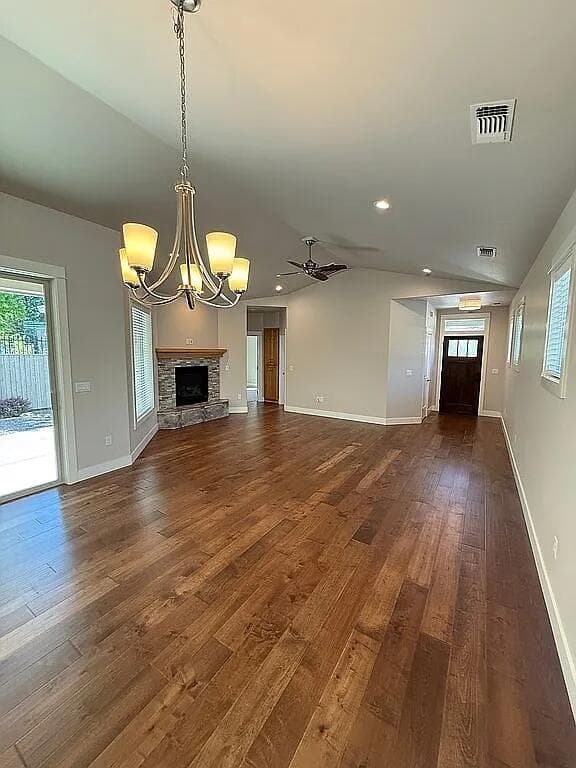 4. Photo 4 of 23, 3752 Sunleaf Avenue, Medford, OR 97504