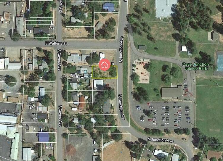 Screenshot 2023-08-07 142537. Photo 5 of 5, 308 S Junction Avenue, Cave Junction, OR 97523
