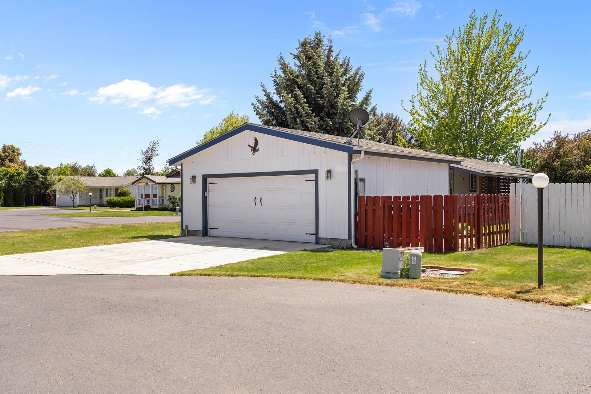 4-web-or-mls-_DSC6886. Photo 5 of 26, 1815 NE 6th Street, Redmond, OR 97756