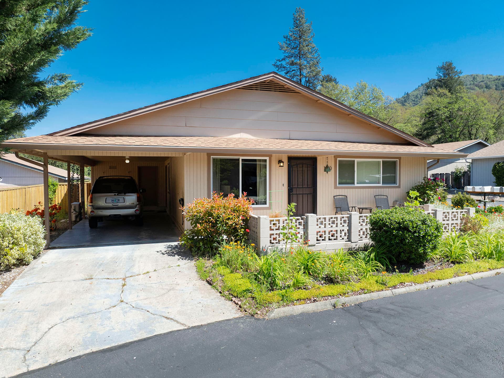 4. Photo 4 of 35, 100 Brookside Court, Rogue River, OR 97537