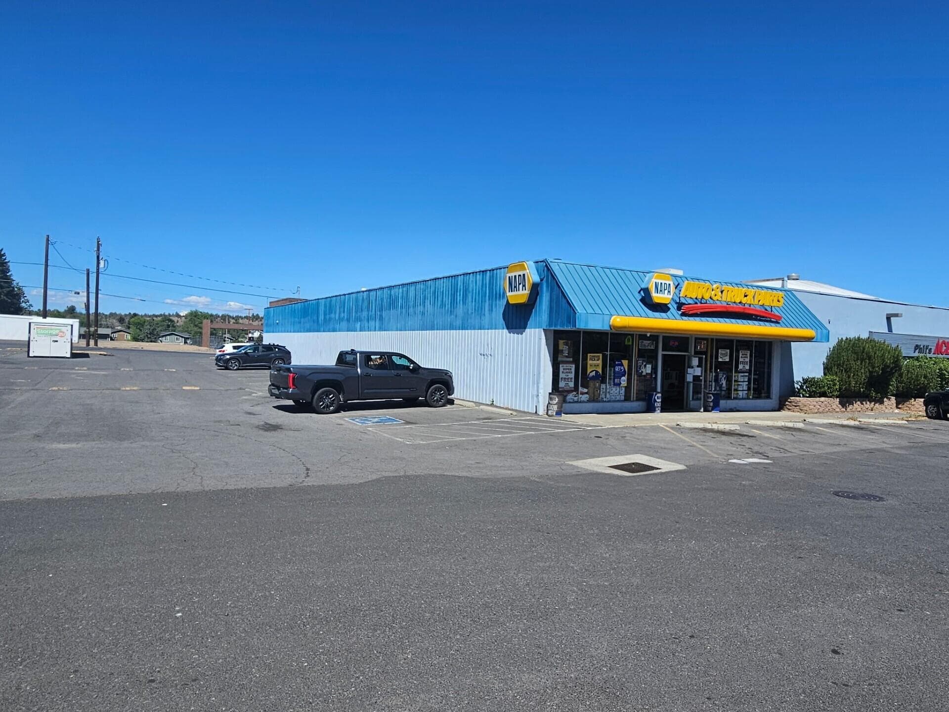 2. Photo 2 of 8, 646 SW Palmain Place, Madras, OR 97741