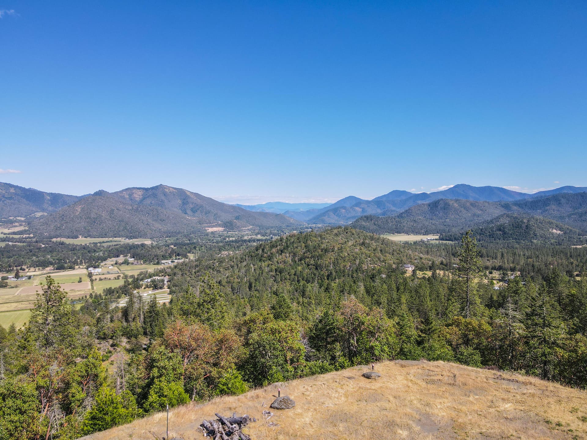 1. Photo 1 of 32, 567 Woody Acres Drive, Williams, OR 97544