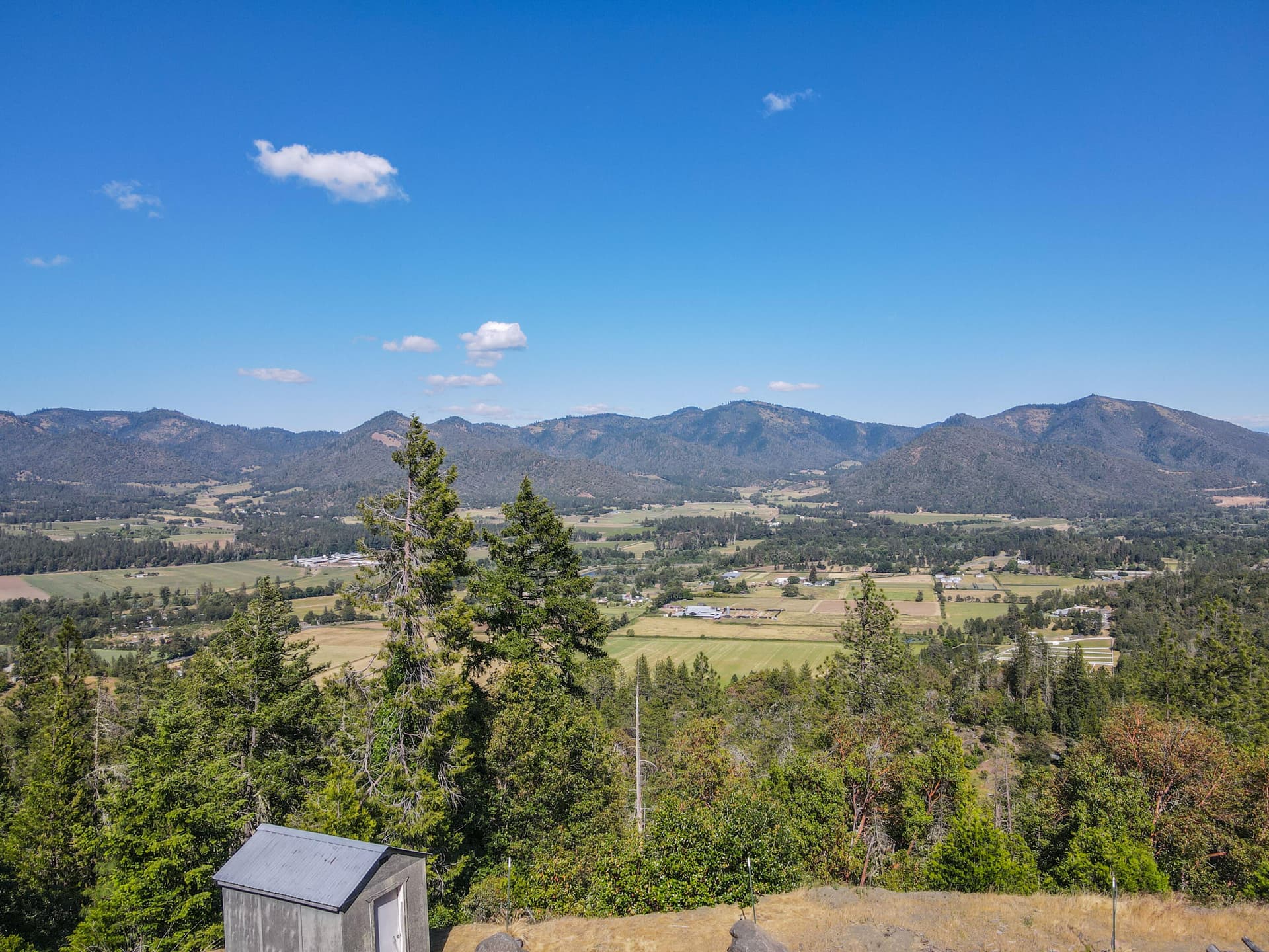 3. Photo 3 of 32, 567 Woody Acres Drive, Williams, OR 97544