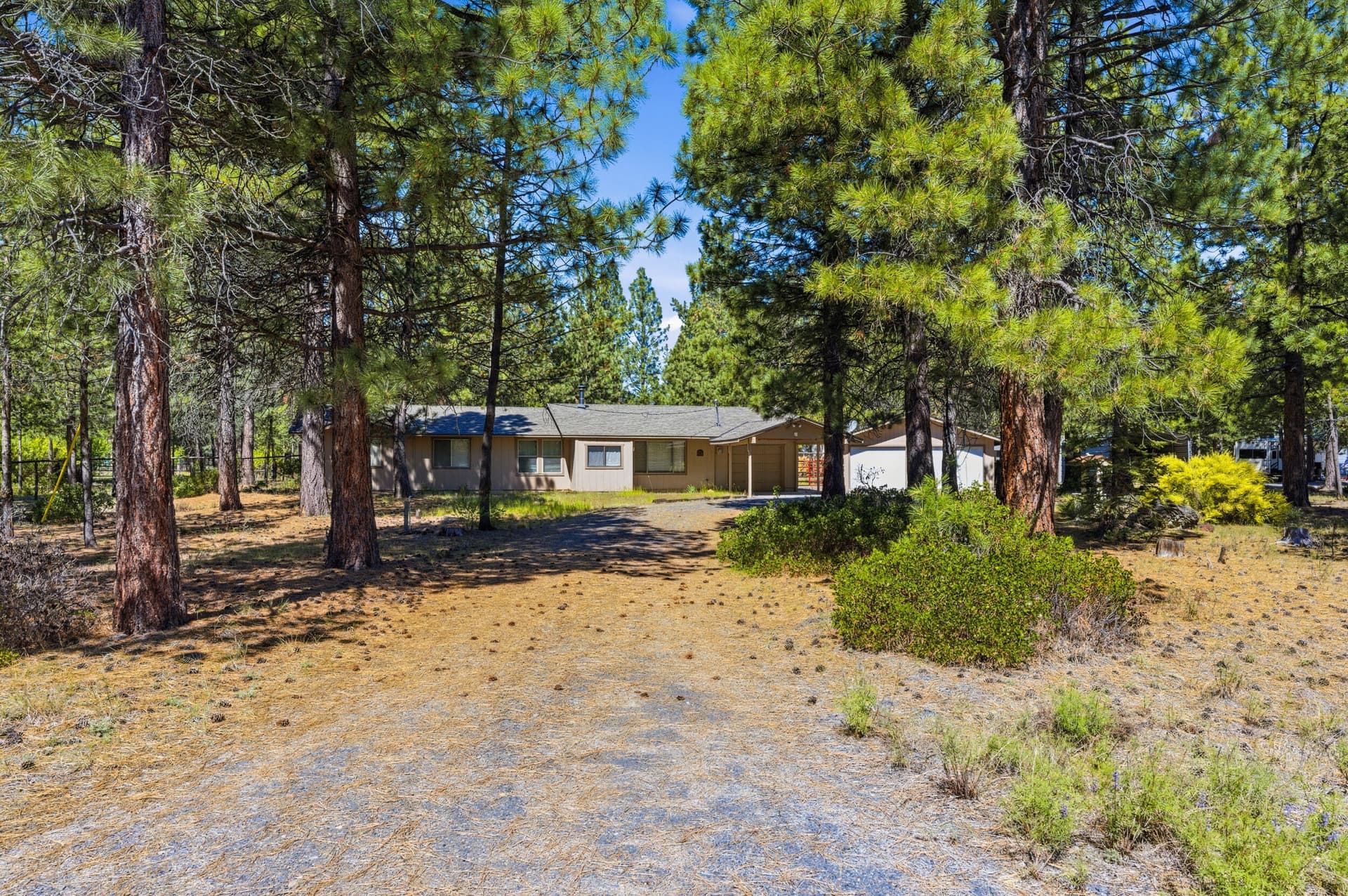 3. Photo 3 of 51, 50868 Doe Loop, La Pine, OR 97739
