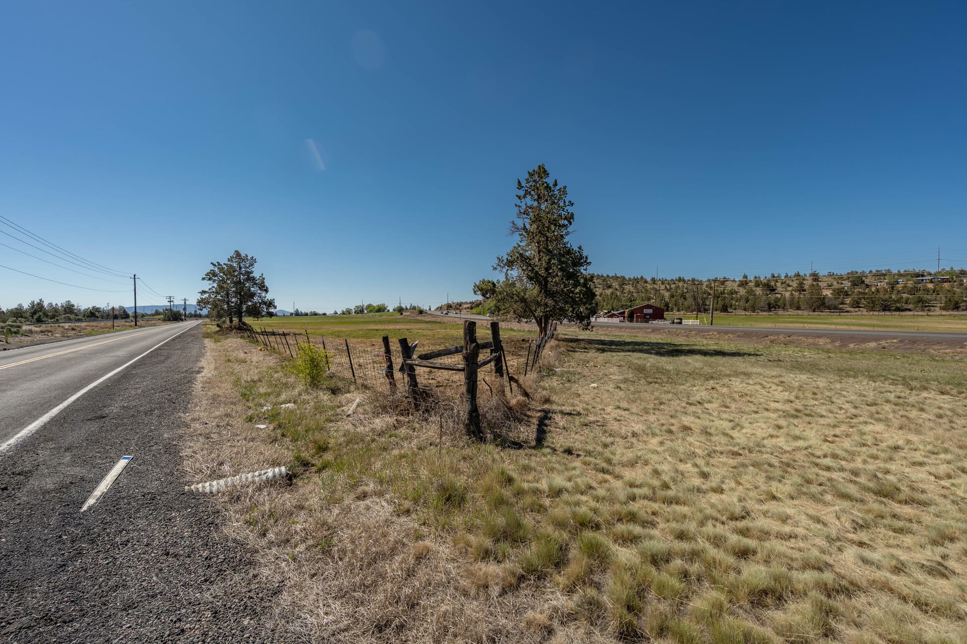 5010 N HWY 97 (1 of 28). Photo 3 of 29, 5010 N Highway 97, Terrebonne, OR 97760