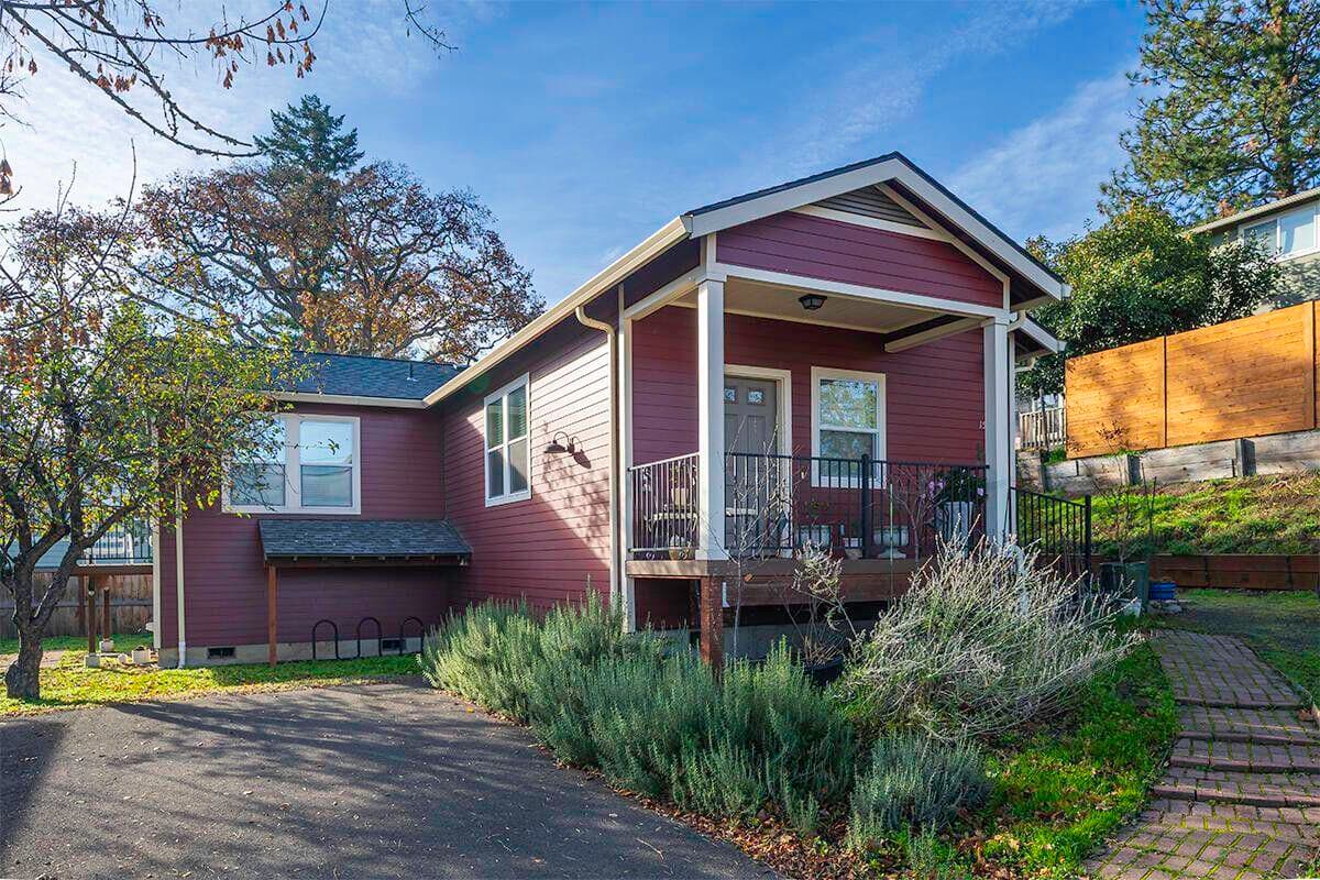 152 Maple Street. Photo 5 of 48, 563 Rock Street, Ashland, OR 97520