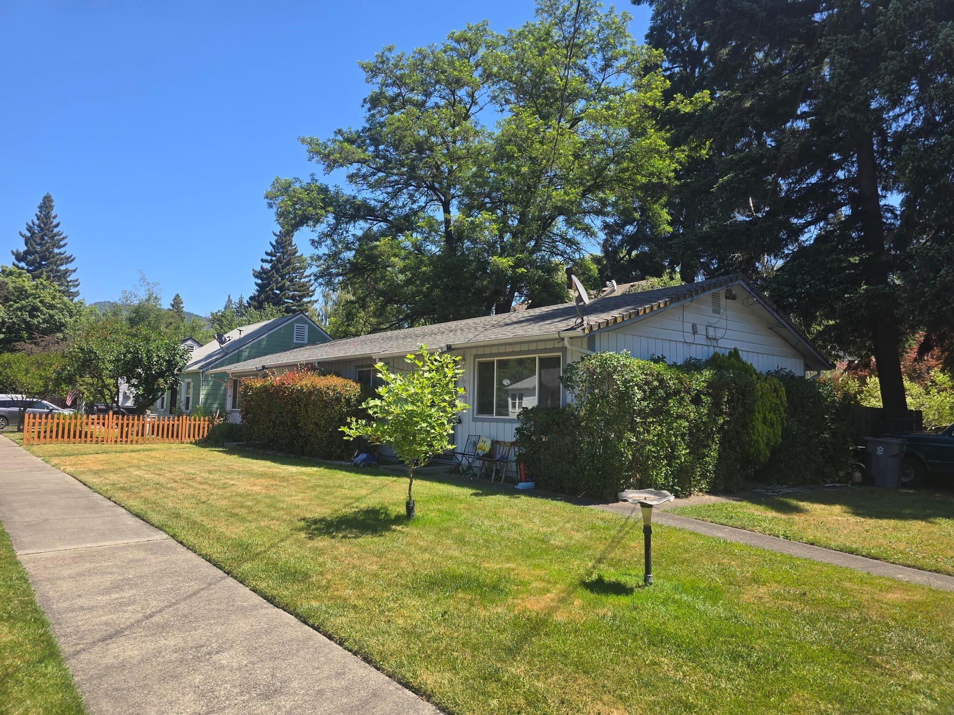 2. Photo 2 of 3, 703 NW 2nd Street, Grants Pass, OR 97526