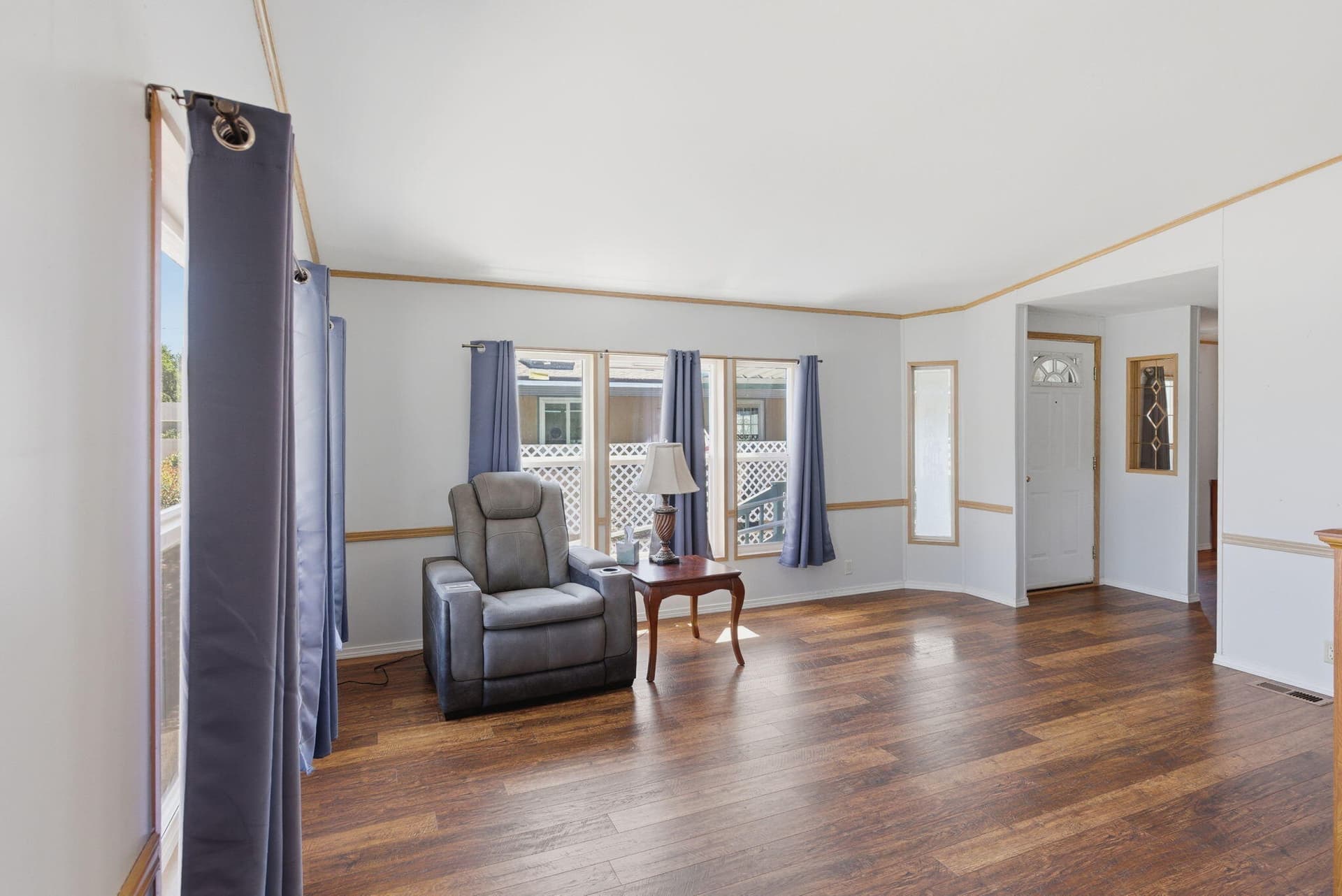 Living Room. Photo 4 of 32, 432 Whispering Willow Drive, Grants Pass, OR 97527