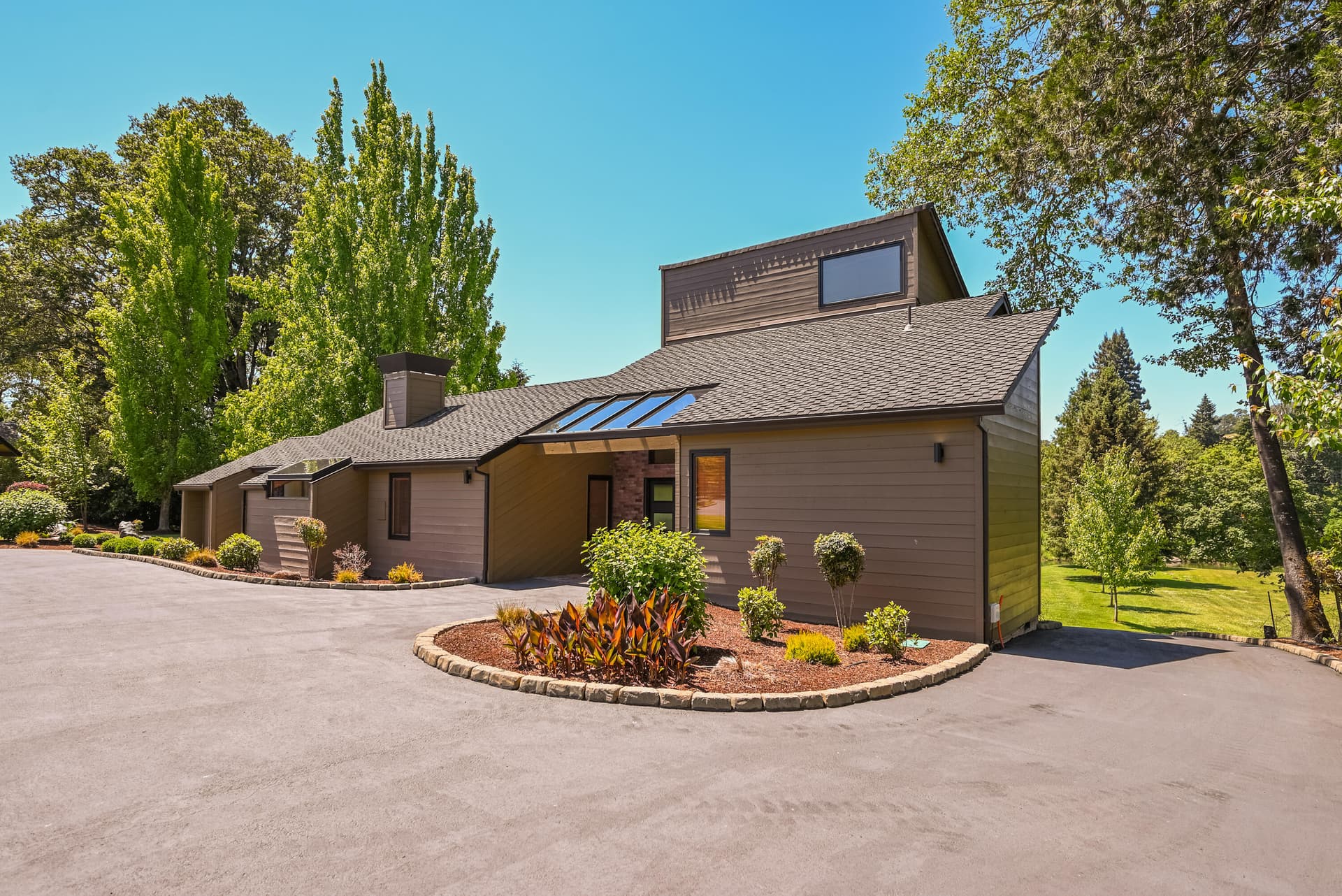 Main House. Photo 2 of 60, 2546 Fisher Road, Roseburg, OR 97471