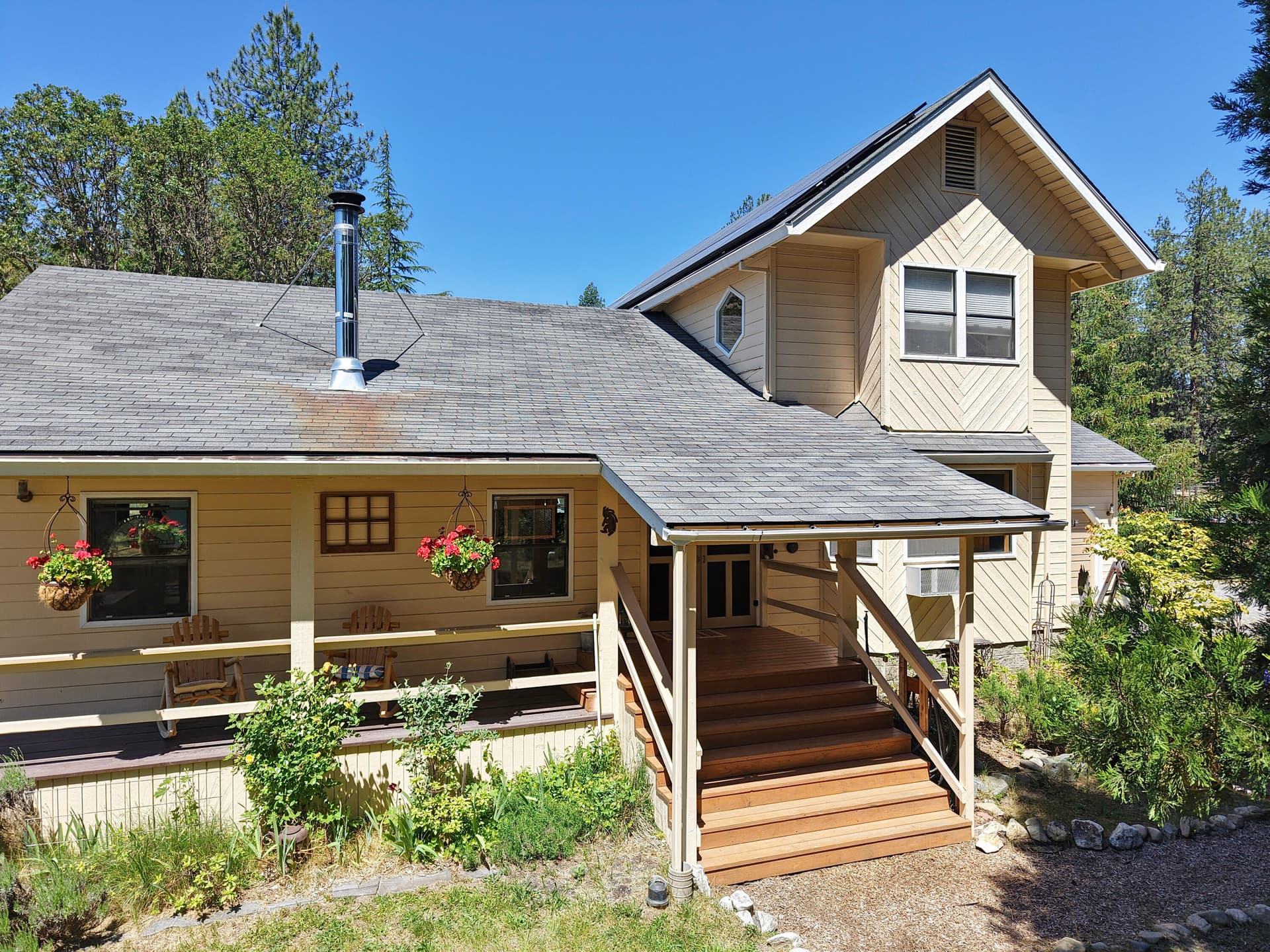 Front of House. Photo 3 of 84, 335 Sheraton Drive, Williams, OR 97544