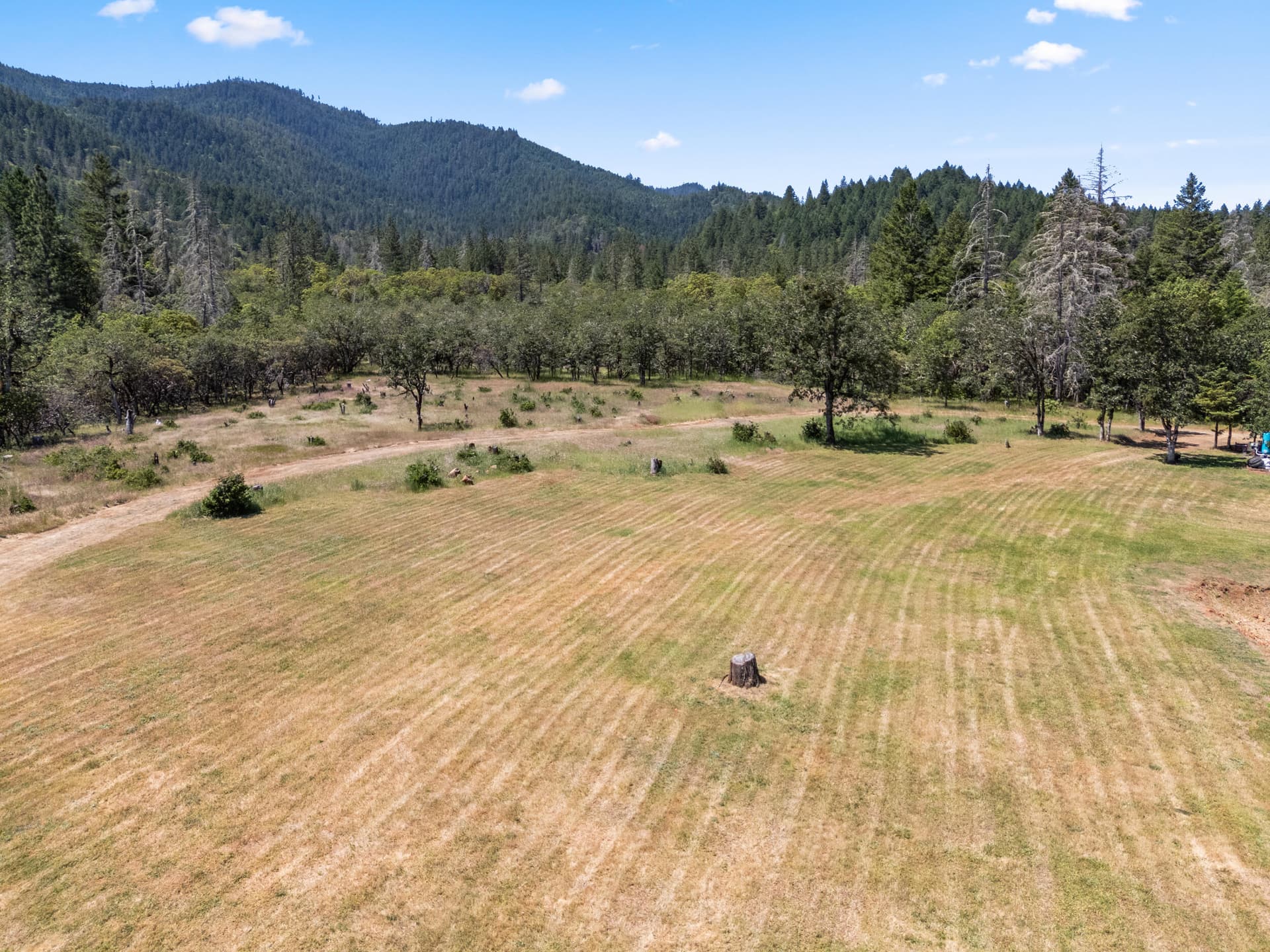 3_10552 williams hwy-02. Photo 5 of 22, 10552 Williams Highway, Grants Pass, OR 97527