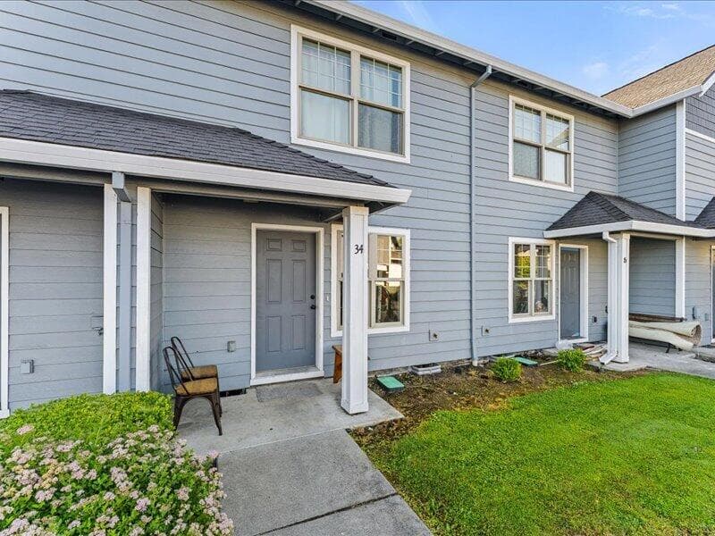 01-EXT (1 of 6). Photo 2 of 16, 450 Midway Road Unit #34, Medford, OR 97501