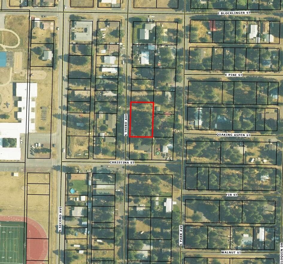 14-16. Photo 1 of 2, 0 S 3rd Avenue Unit 14-16, Chiloquin, OR 97624