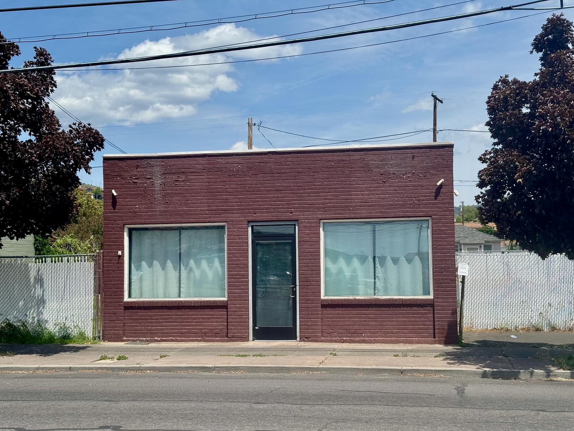 1. Photo 1 of 24, 253 E Main Street, Klamath Falls, OR 97601