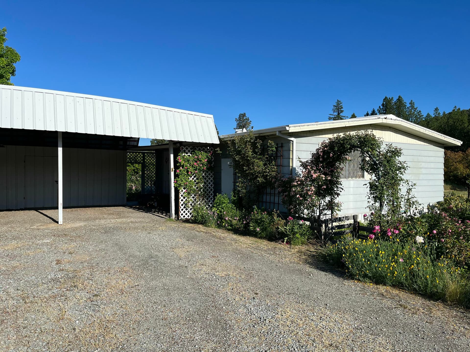New front photo for 6901. Photo 1 of 21, 6901 Old Stage Road Unit UNIT 24, Central Point, OR 97502