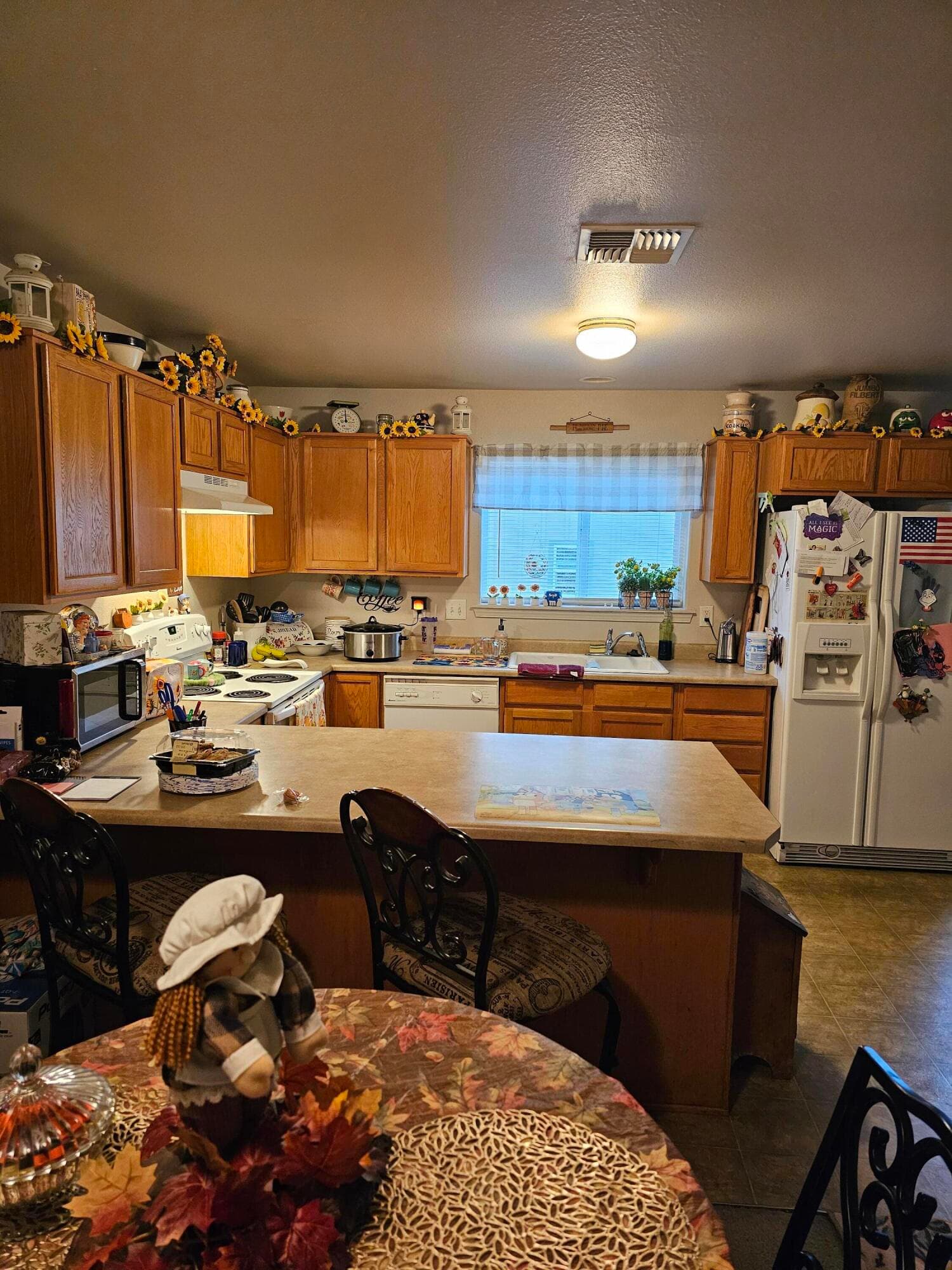 Kitchen. Photo 2 of 9, 3409 Sonny Lane, White City, OR 97503