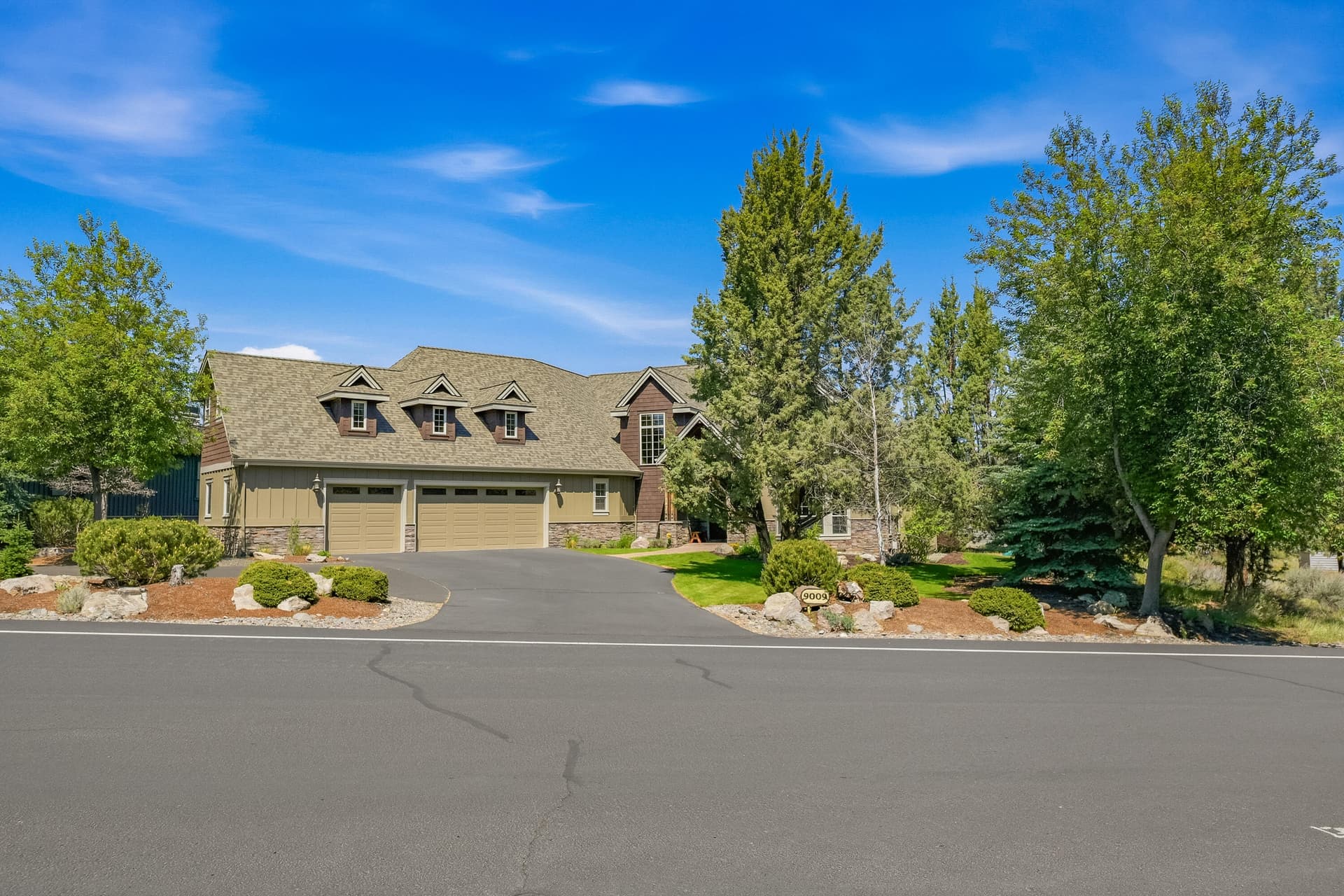 Merlin (1 of 99). Photo 4 of 98, 9009 Merlin Drive, Redmond, OR 97756