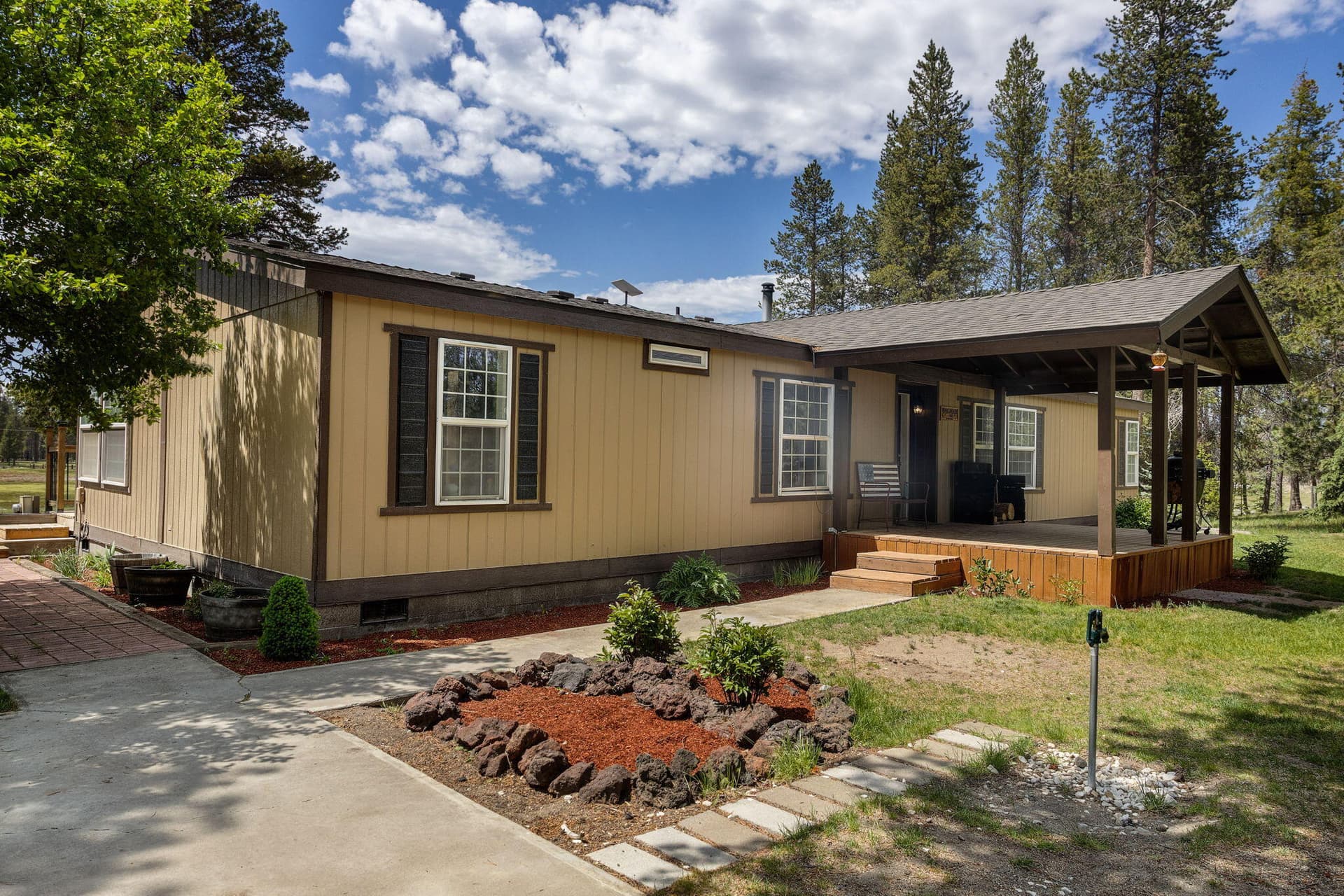 House. Photo 4 of 35, 151772 Beal Road, La Pine, OR 97739
