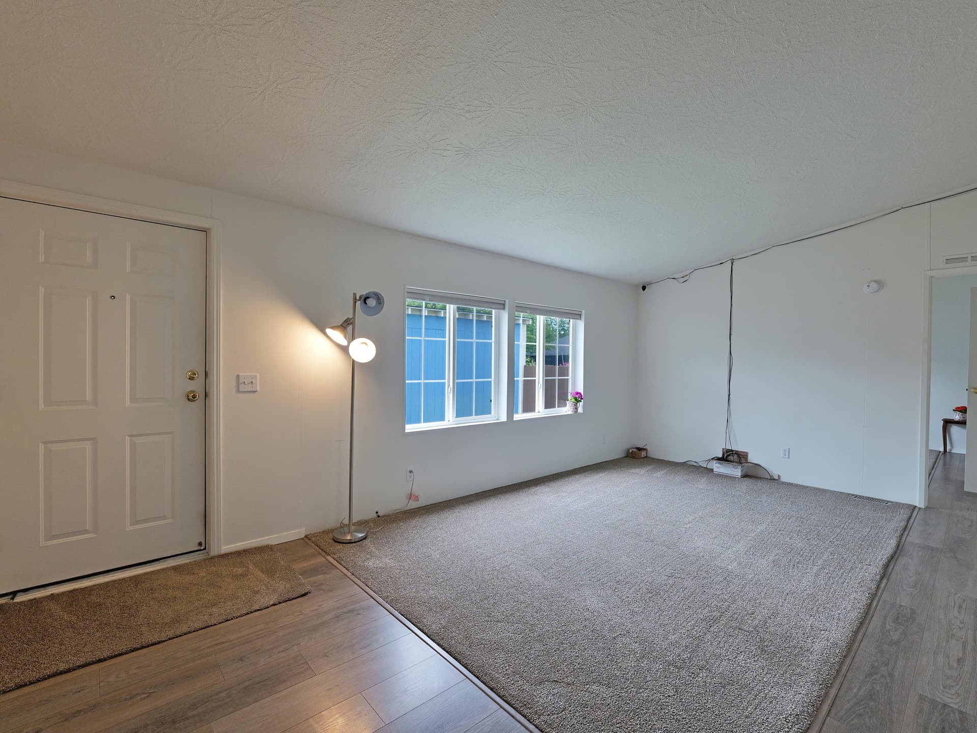 Living Room. Photo 4 of 32, 1570 S Peach Street Unit # 13, Medford, OR 97501