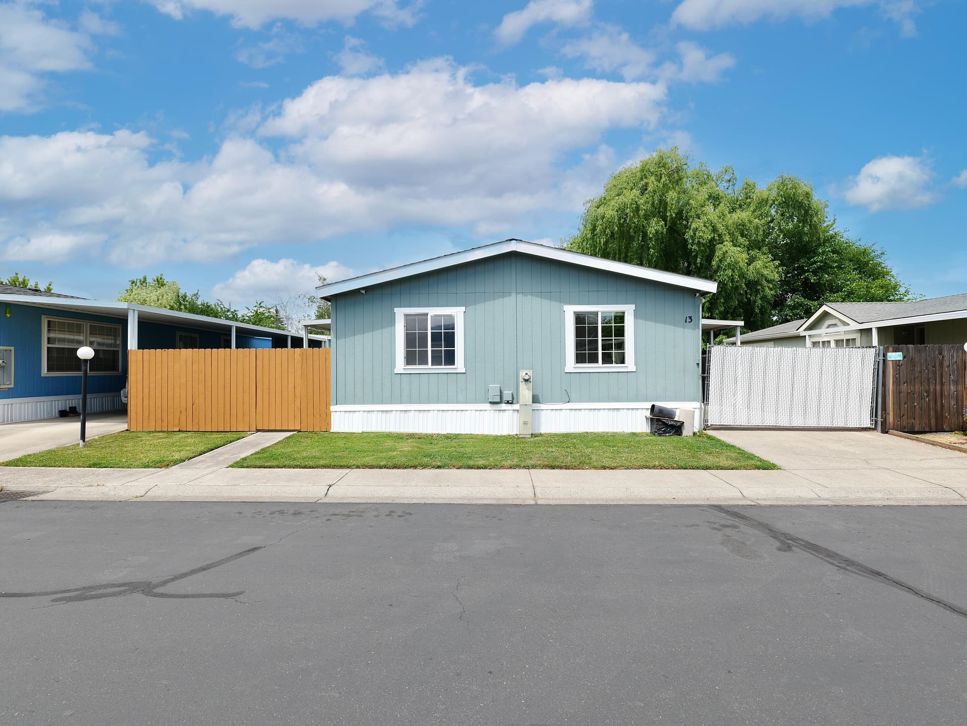 Side View. Photo 1 of 32, 1570 S Peach Street Unit # 13, Medford, OR 97501