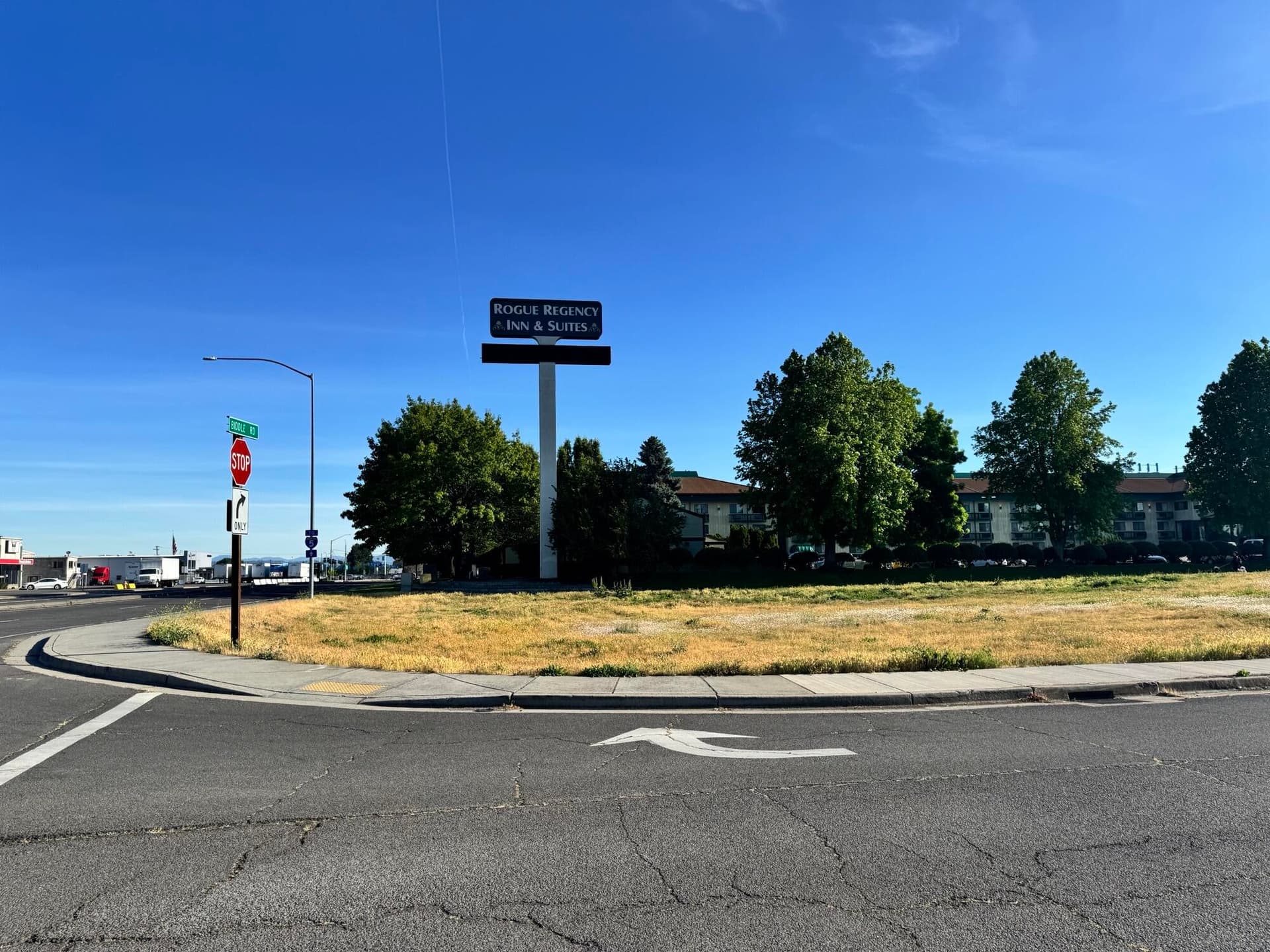 2300 Biddle Road. Photo 1 of 9, 2300 Biddle Road Unit 200, Medford, OR 97504