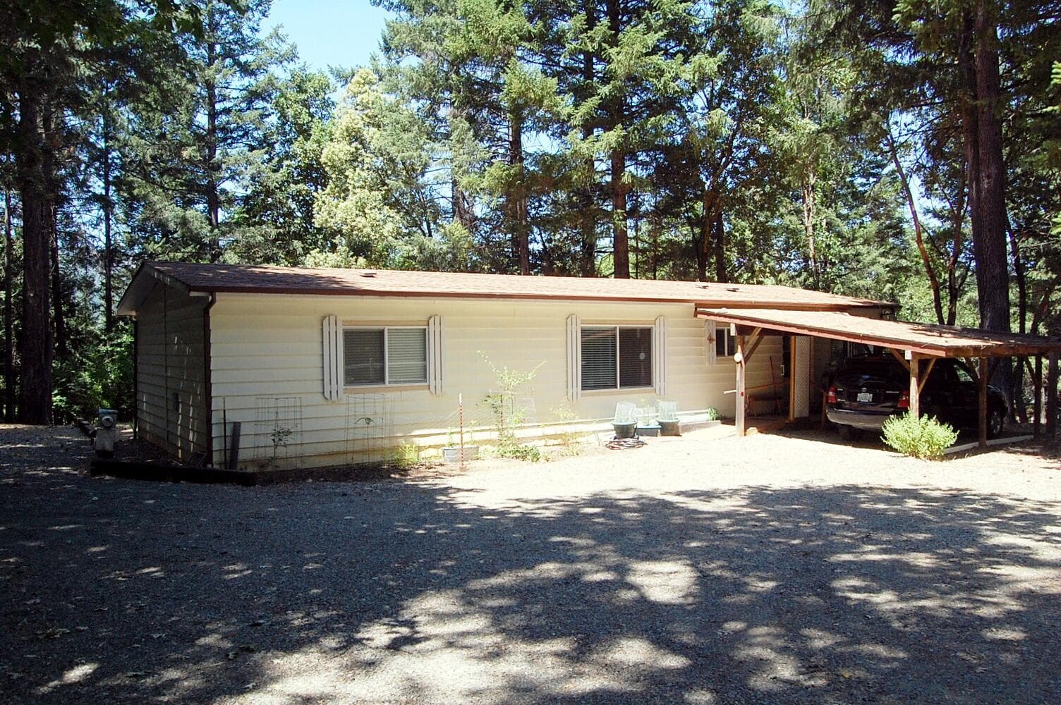 Front (2). Photo 2 of 34, 350 Hamilton Avenue, Cave Junction, OR 97523