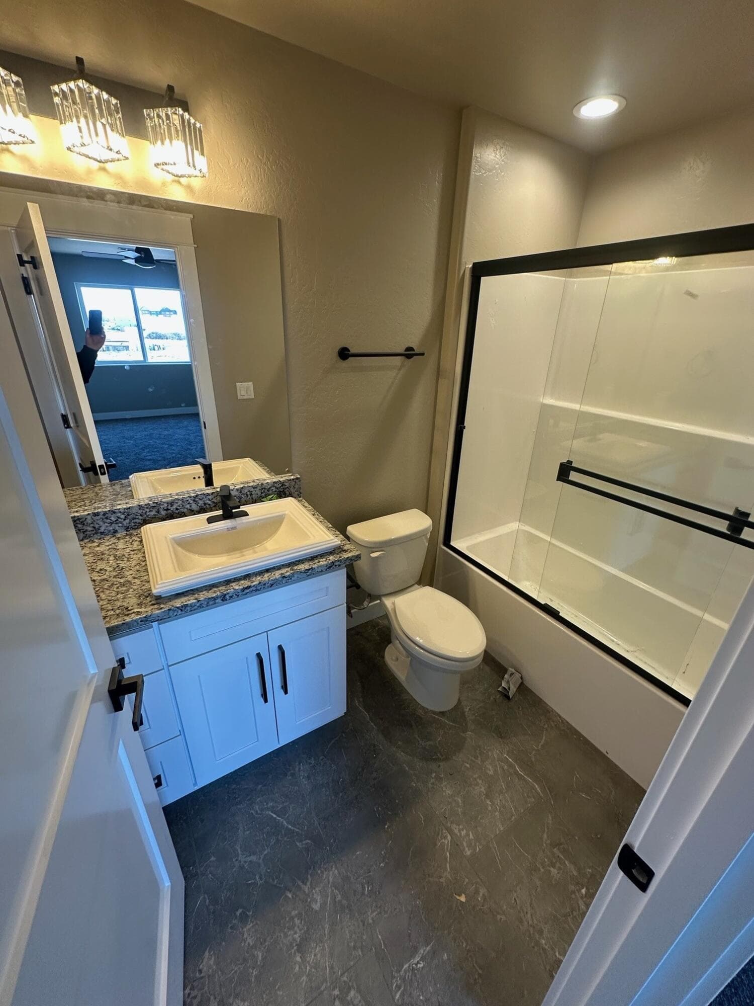 5. Photo 5 of 48, 7422 Denman Court, White City, OR 97503