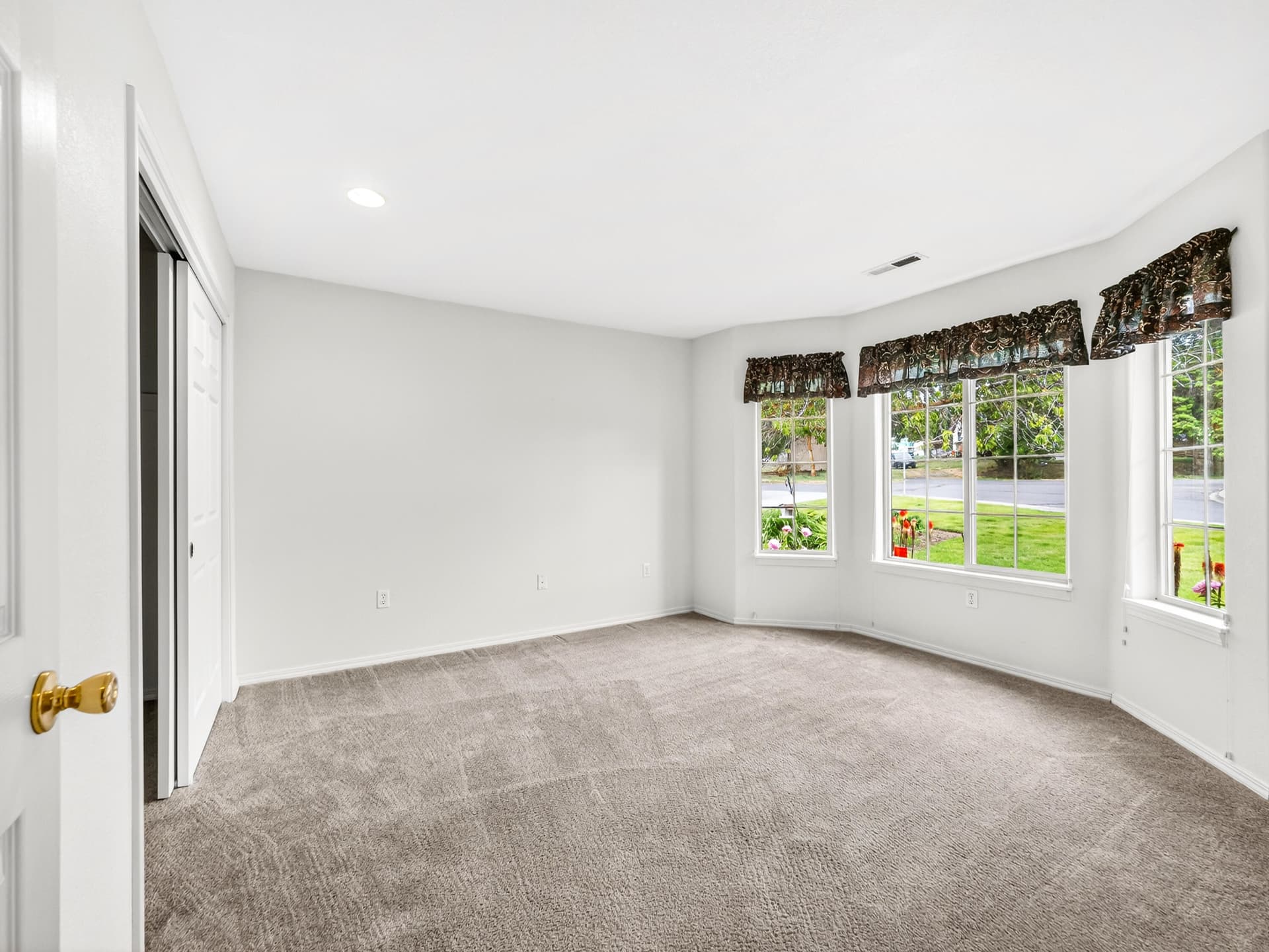Bismark. Photo 5 of 25, 1005 Bismark Street, Klamath Falls, OR 97601