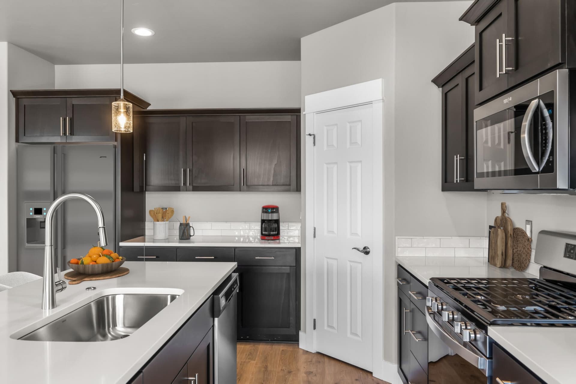 4 169721918433045_kitchen_6 copy. Photo 4 of 20, 20599 Kira Drive Unit 382, Bend, OR 97702