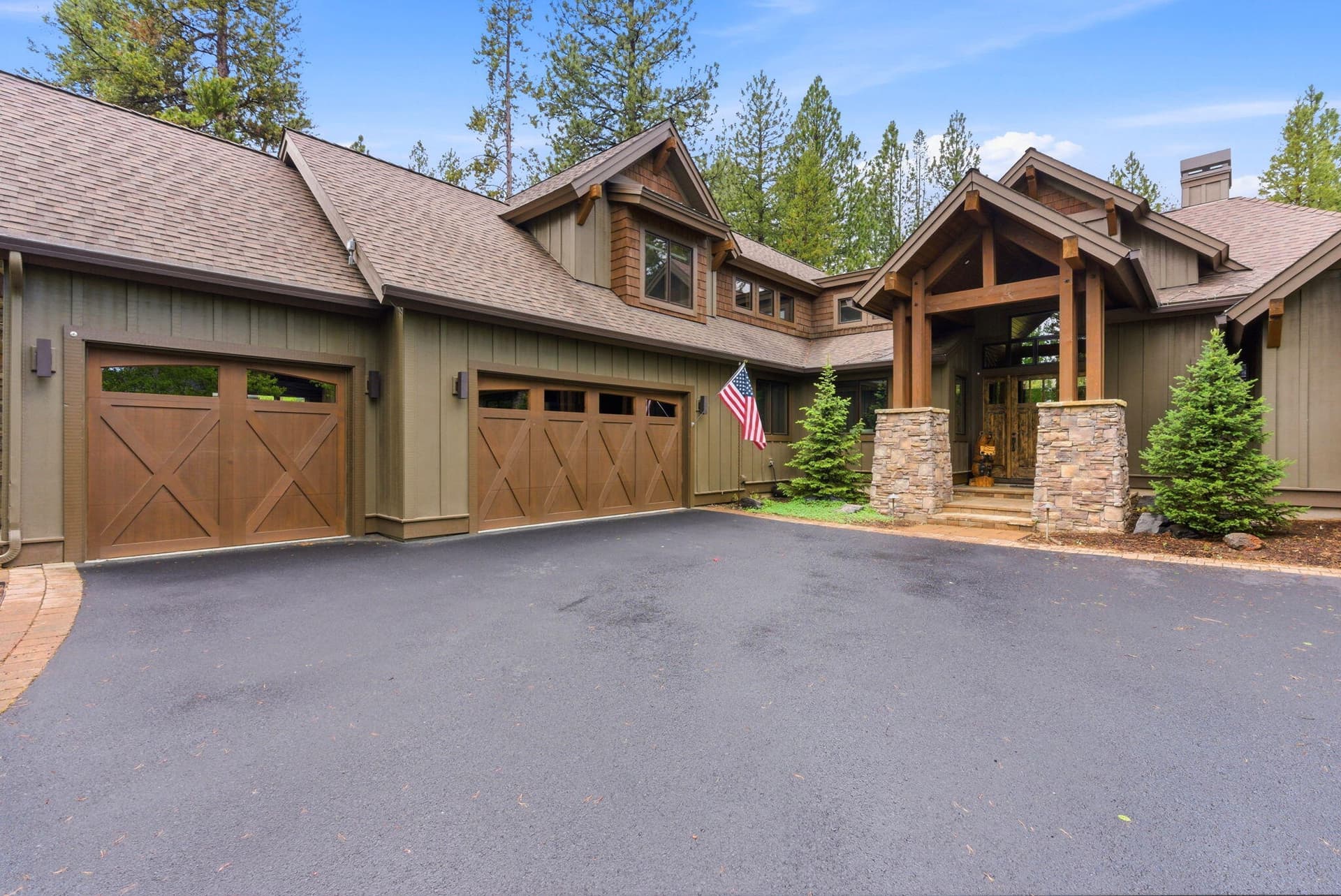 3-web-or-mls-Riley_Visuals_003. Photo 2 of 54, 56346 Fireglass Loop, Bend, OR 97707
